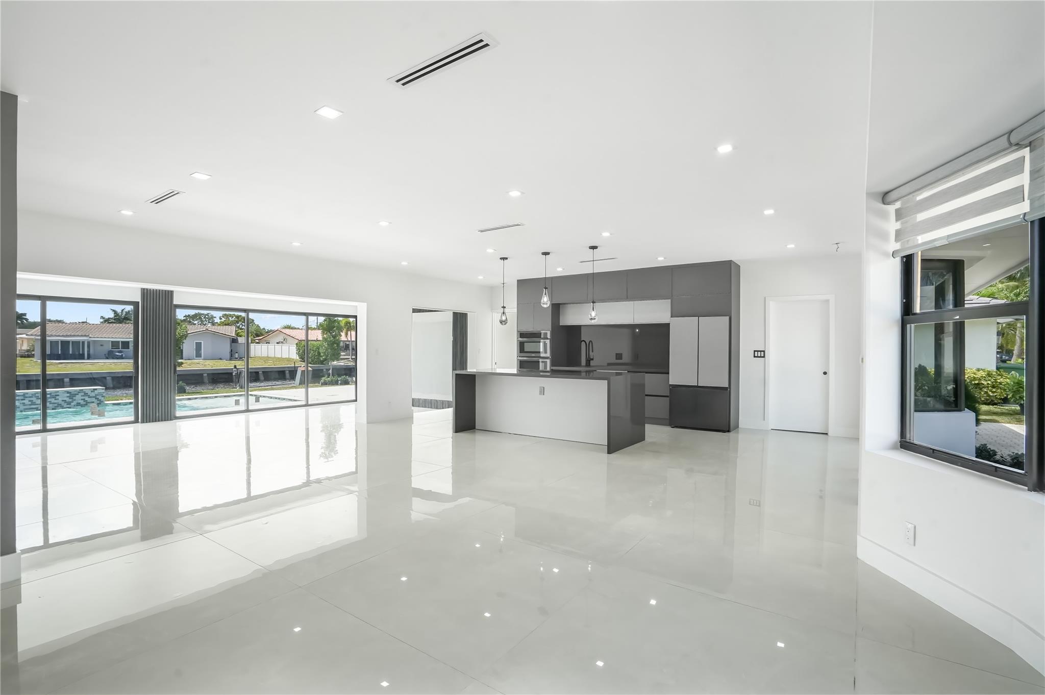 5641 Bayview Dr Fort Lauderdale, FL 33308