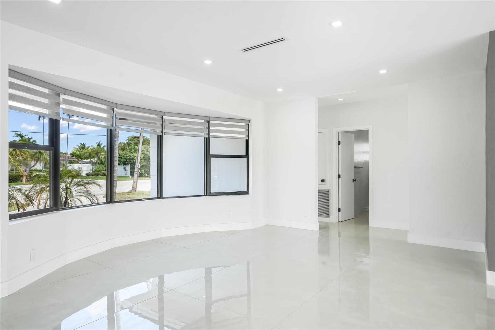 5641 Bayview Dr Fort Lauderdale, FL 33308