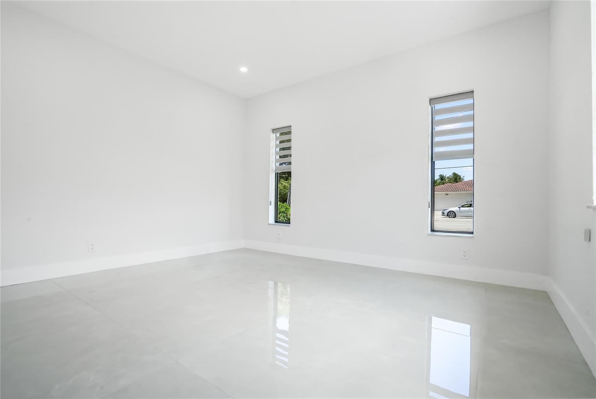 5641 Bayview Dr Fort Lauderdale, FL 33308