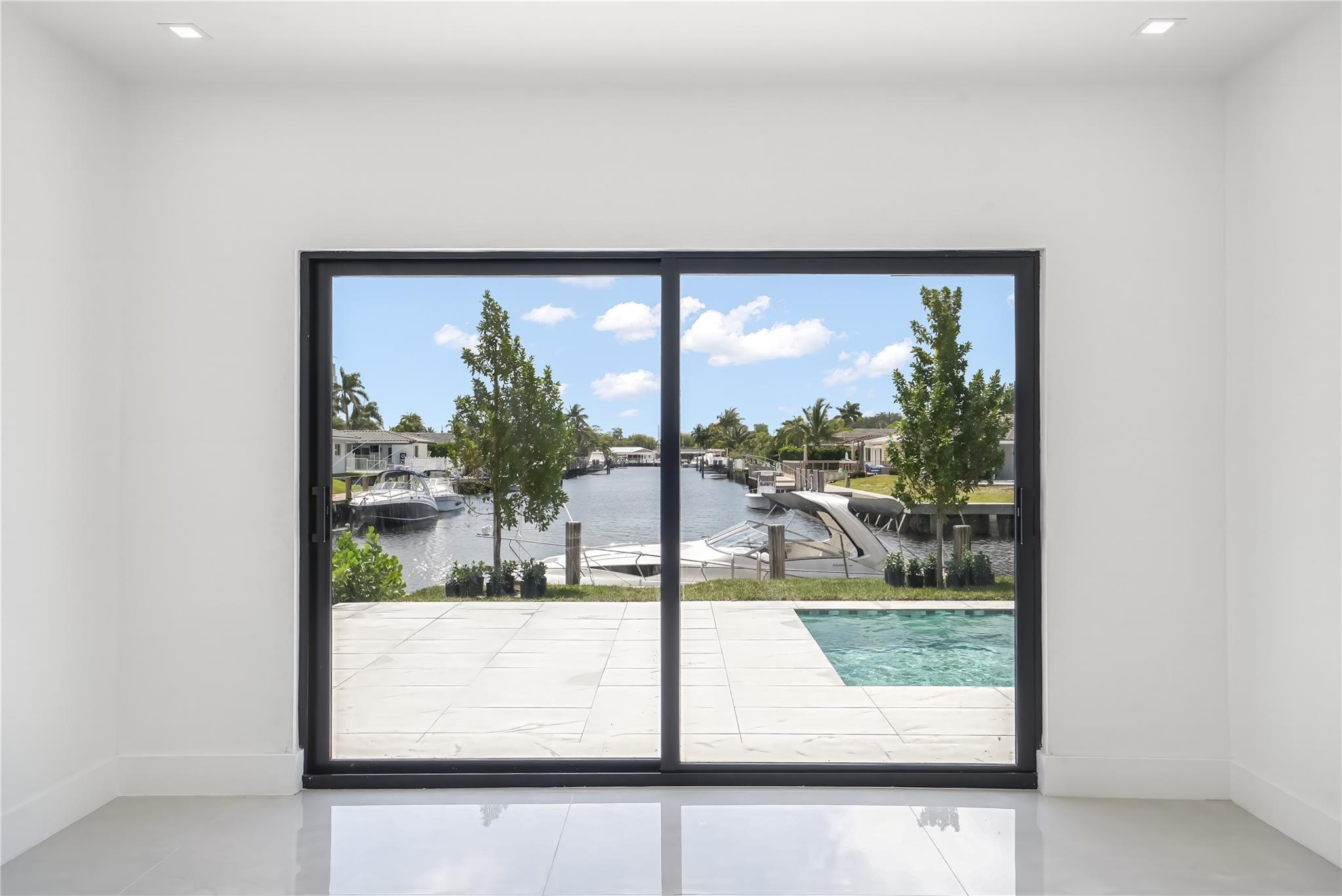 5641 Bayview Dr Fort Lauderdale, FL 33308