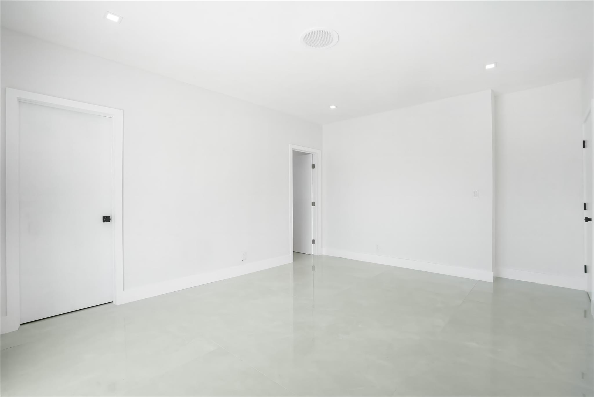 5641 Bayview Dr Fort Lauderdale, FL 33308