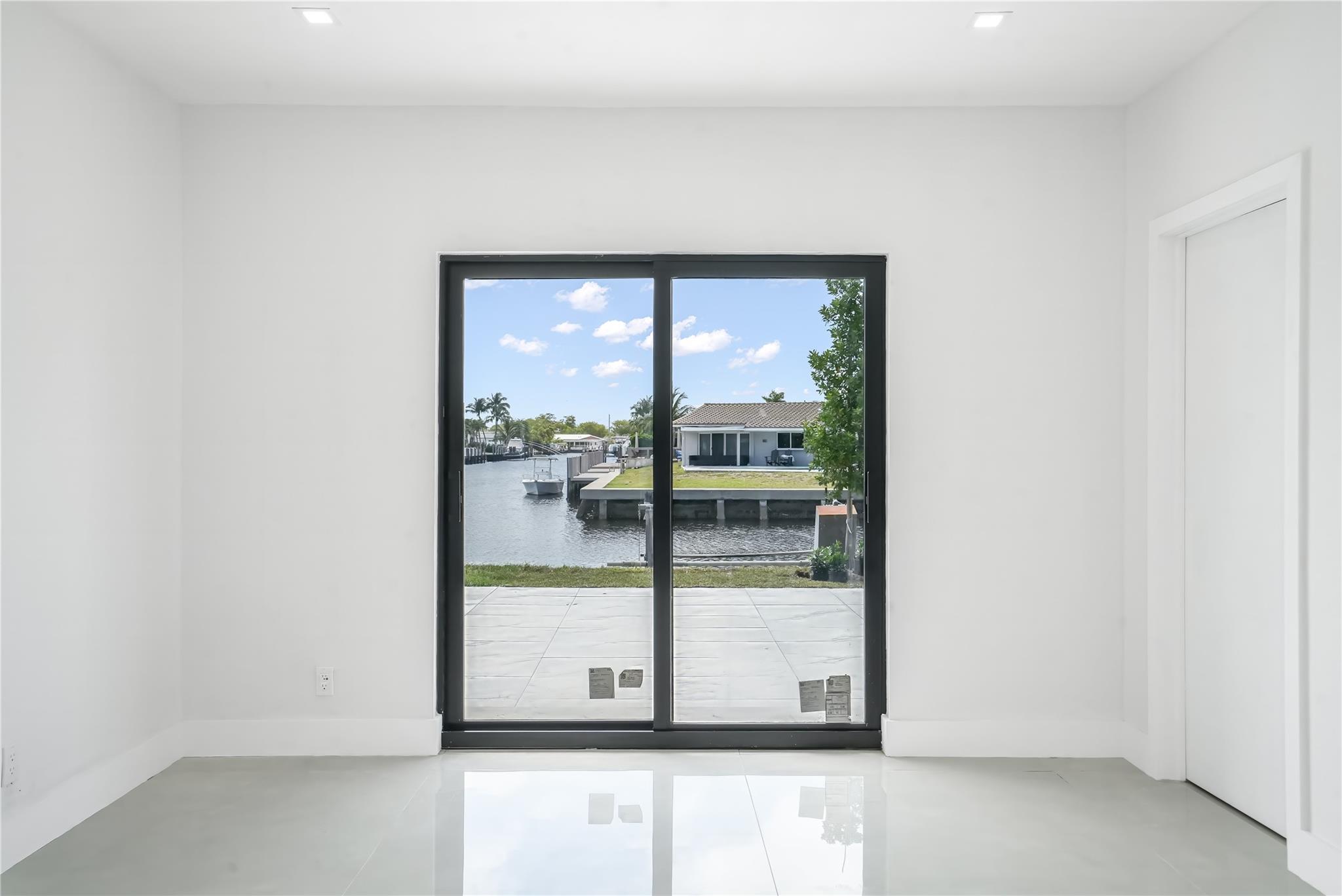 5641 Bayview Dr Fort Lauderdale, FL 33308