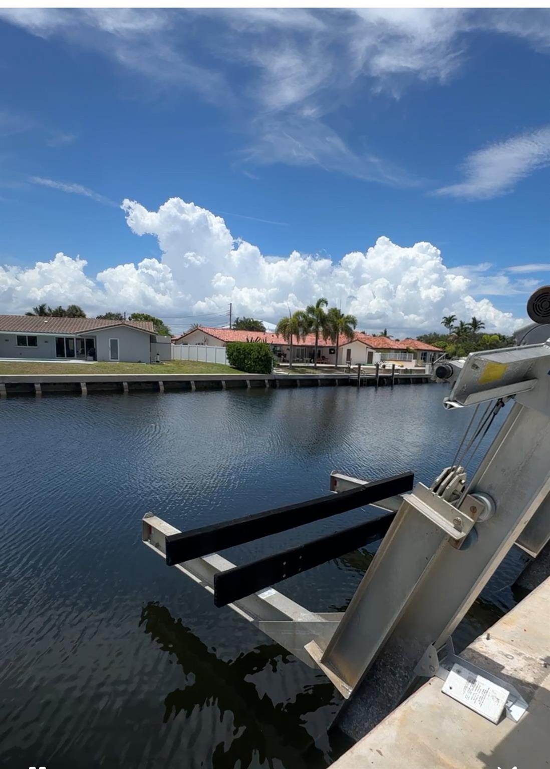 5641 Bayview Dr Fort Lauderdale, FL 33308