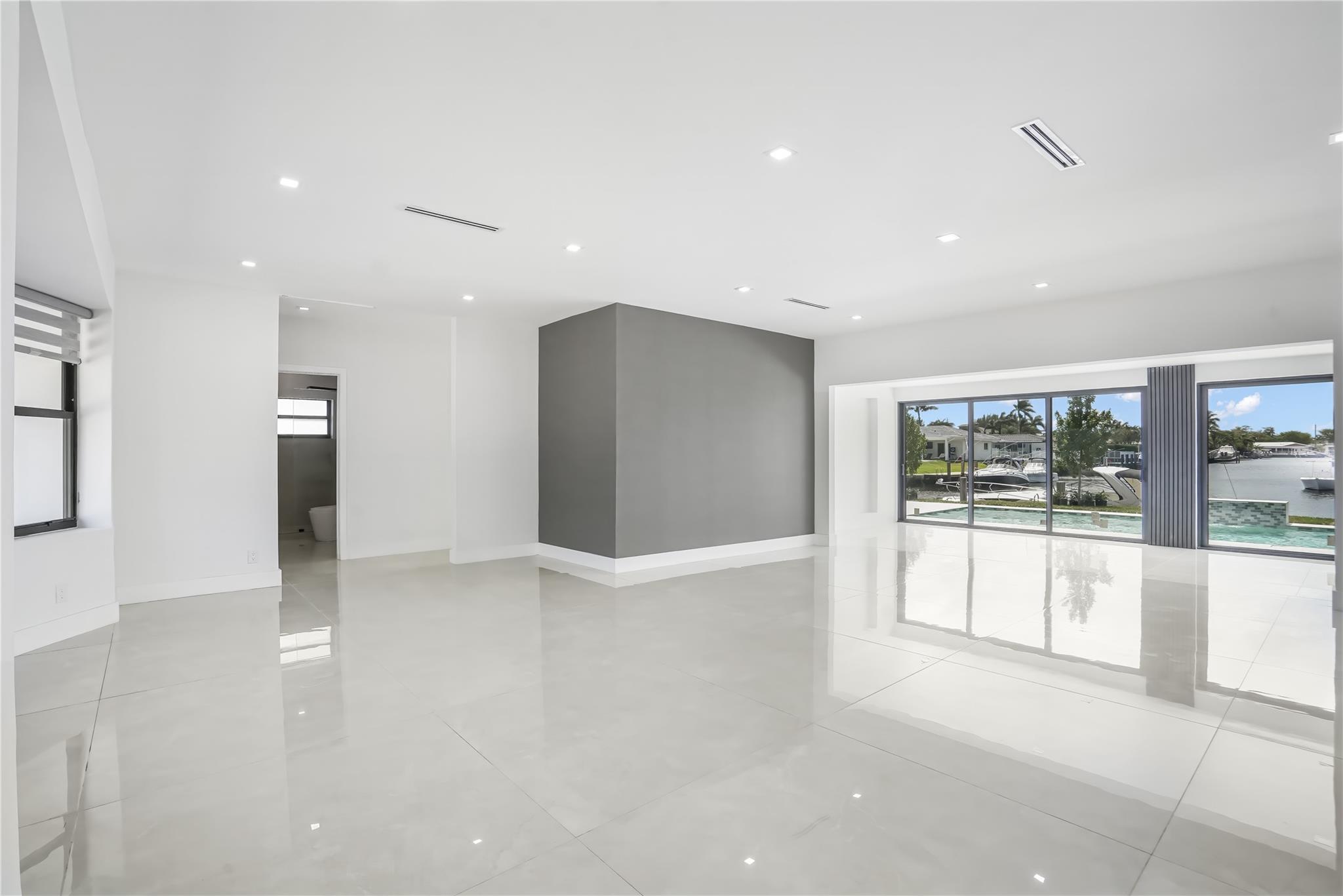 5641 Bayview Dr Fort Lauderdale, FL 33308