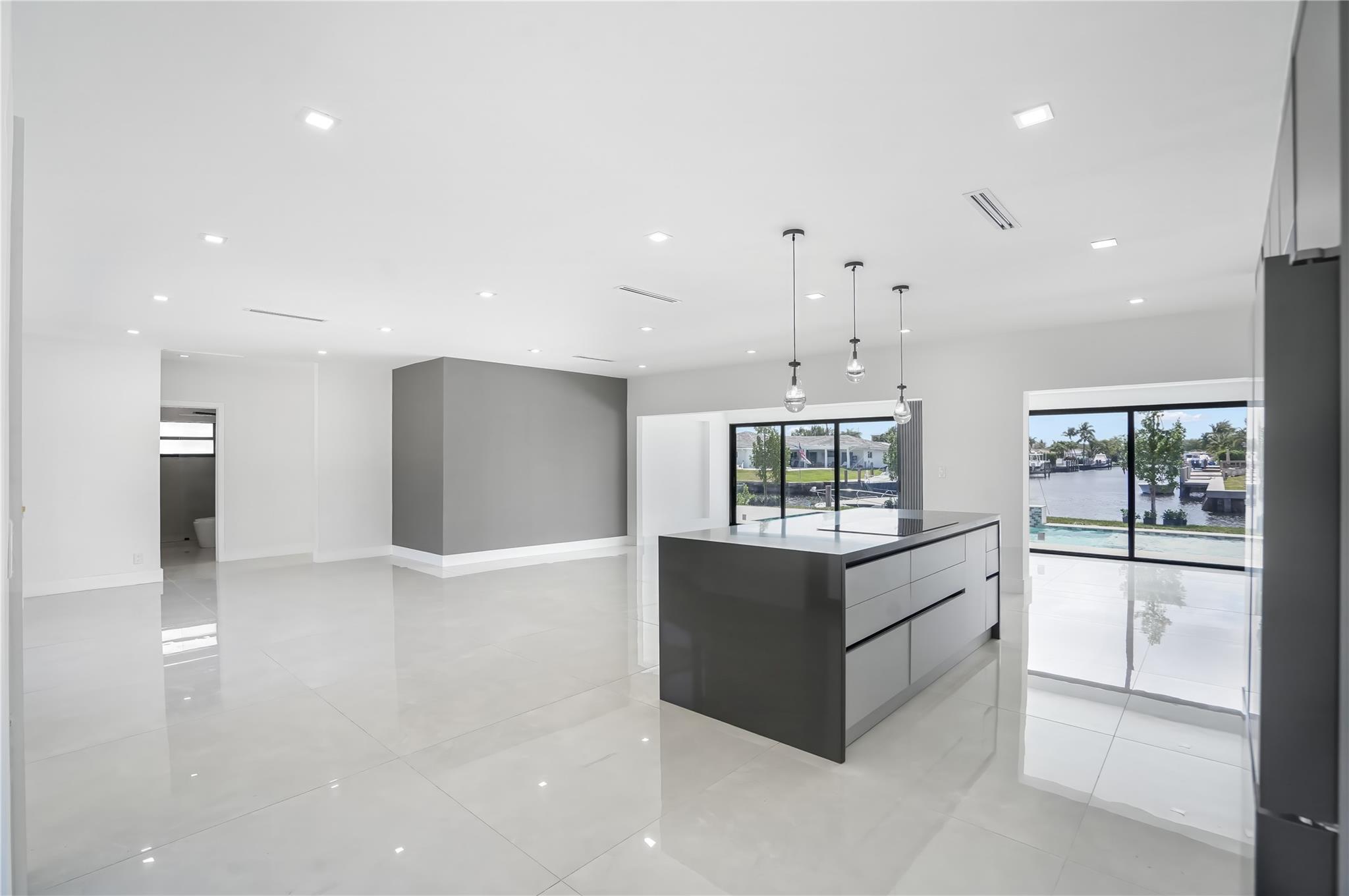 5641 Bayview Dr Fort Lauderdale, FL 33308