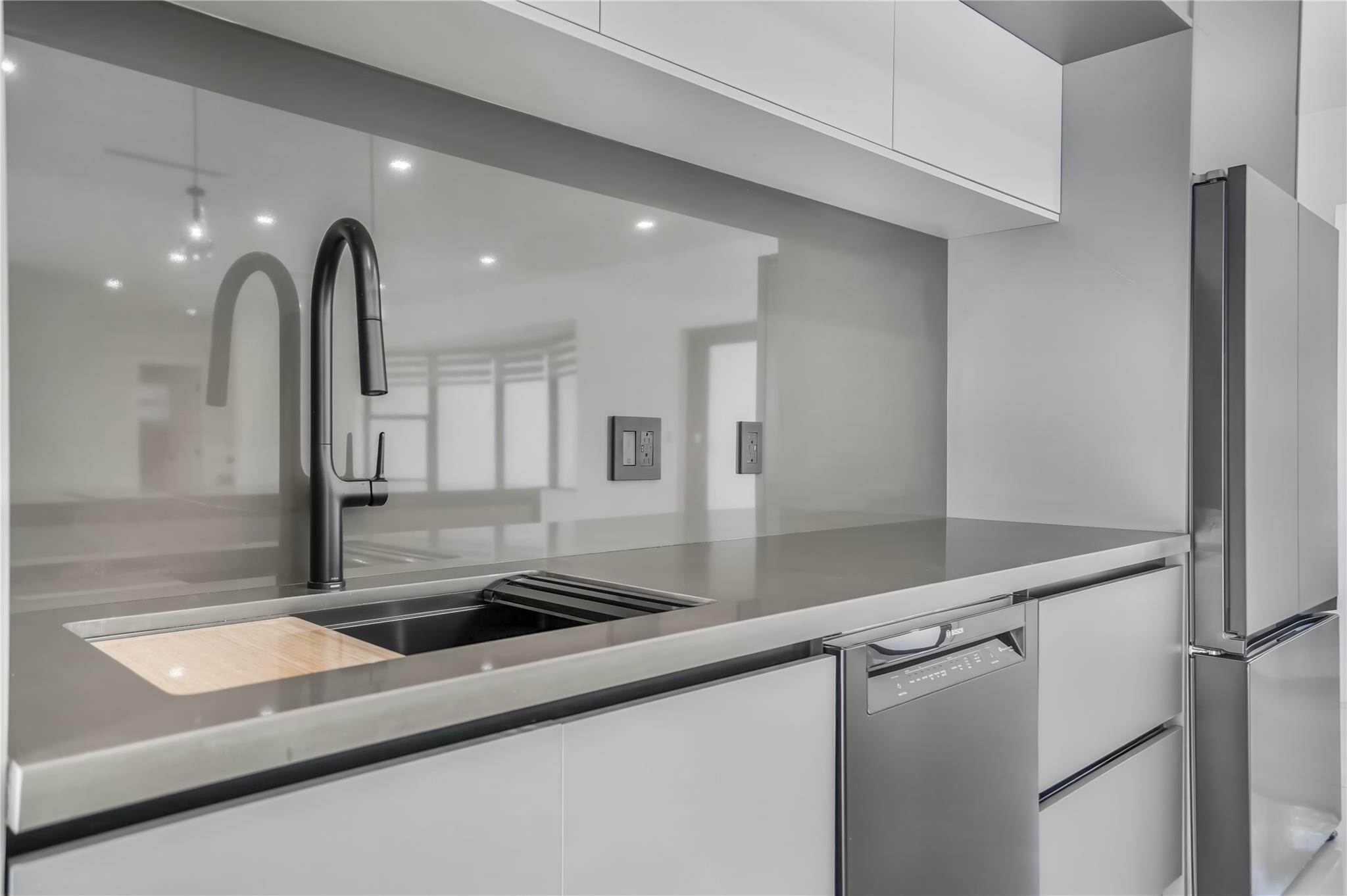 5641 Bayview Dr Fort Lauderdale, FL 33308