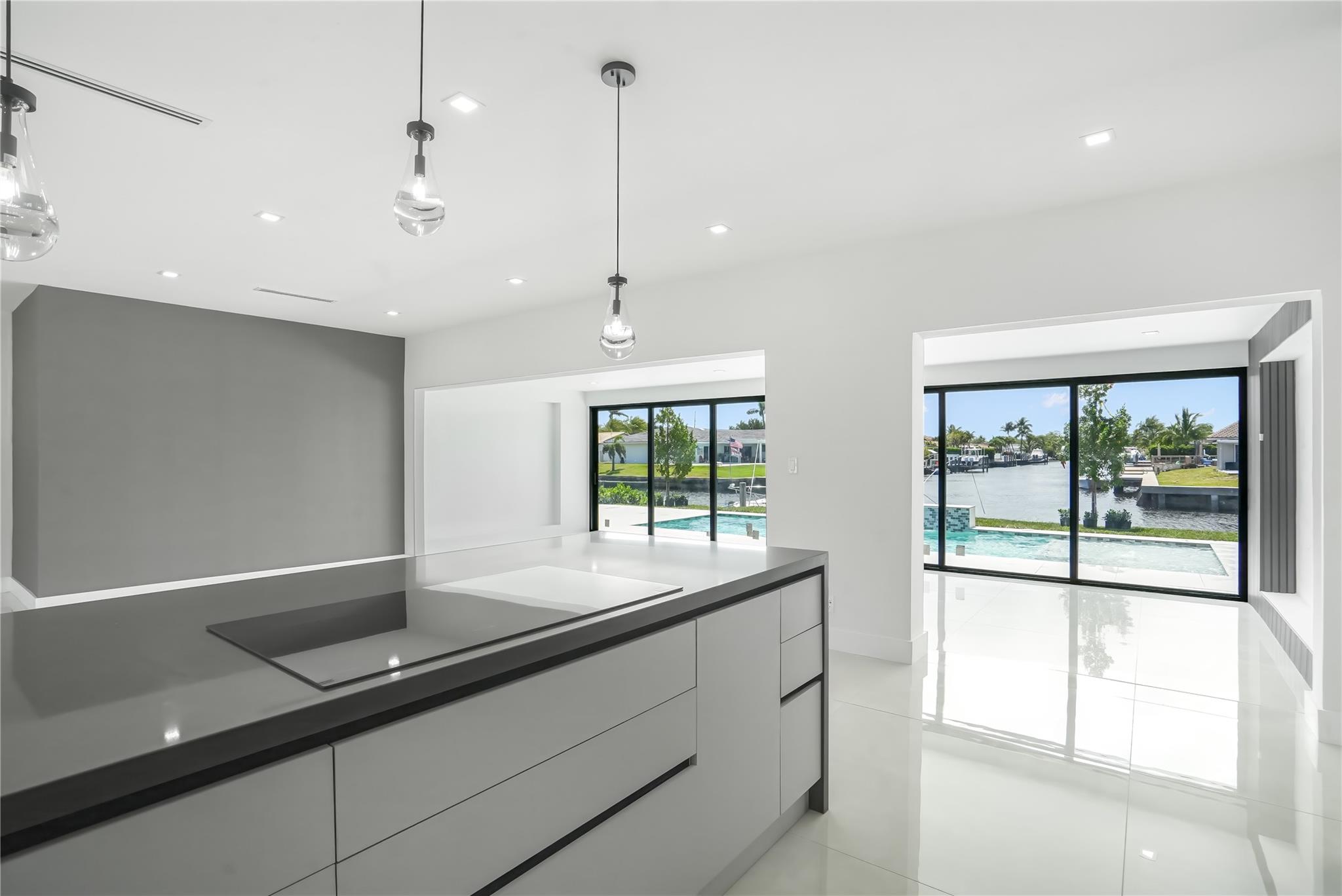 5641 Bayview Dr Fort Lauderdale, FL 33308