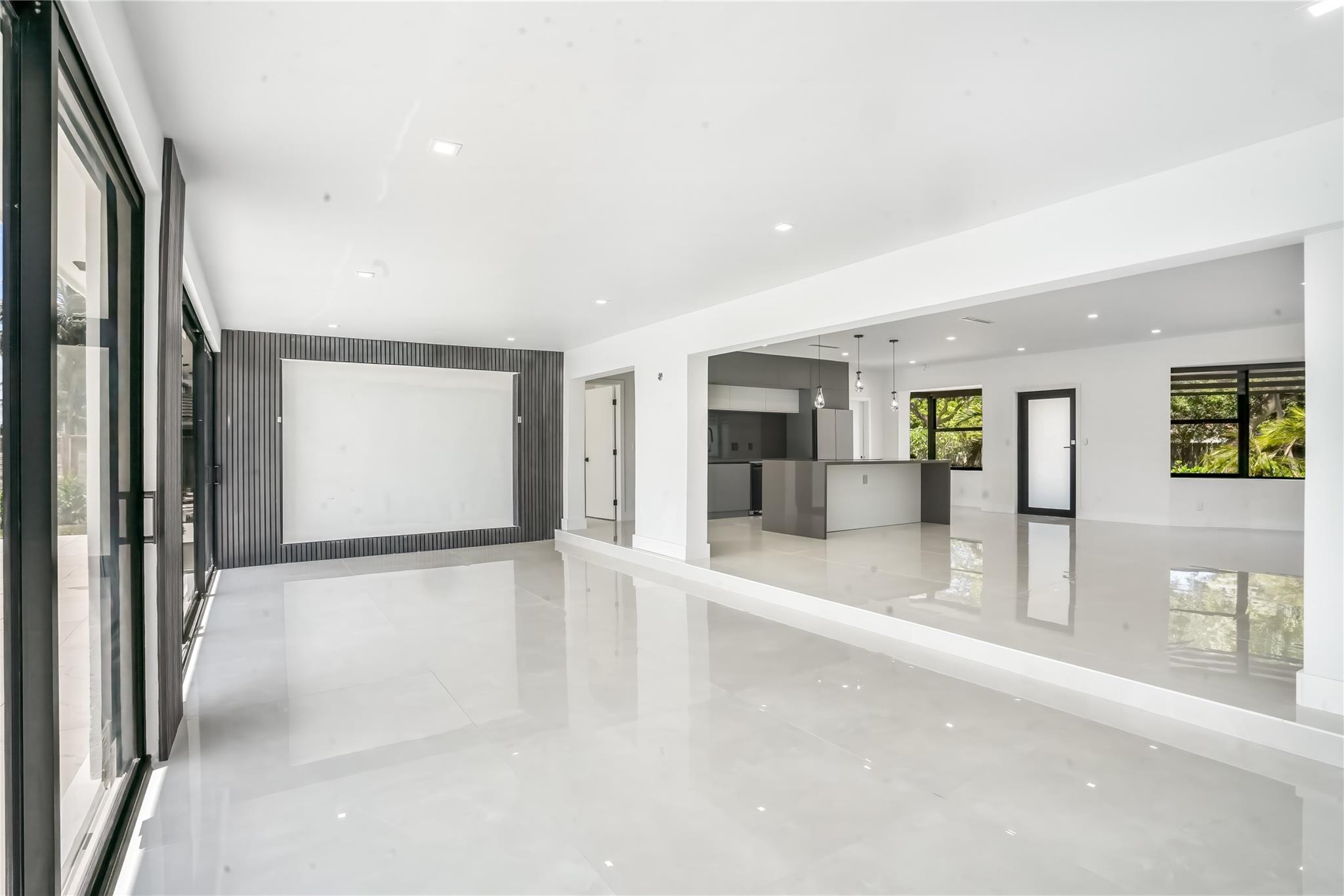 5641 Bayview Dr Fort Lauderdale, FL 33308