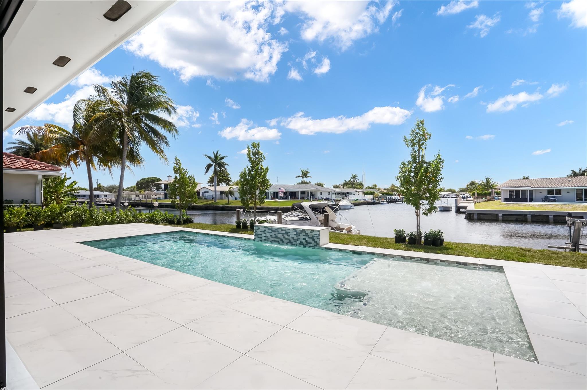 5641 Bayview Dr Fort Lauderdale, FL 33308