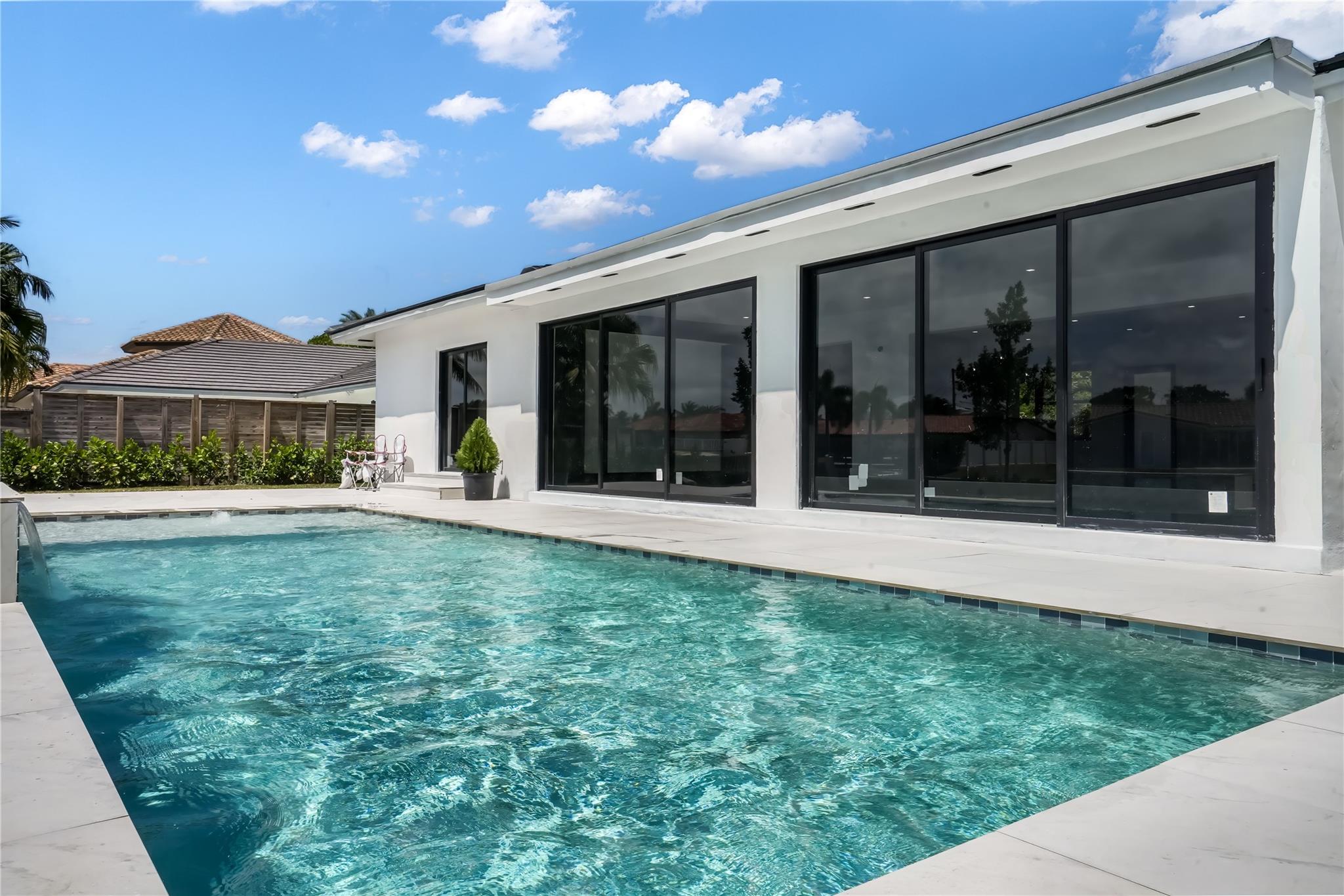 5641 Bayview Dr Fort Lauderdale, FL 33308