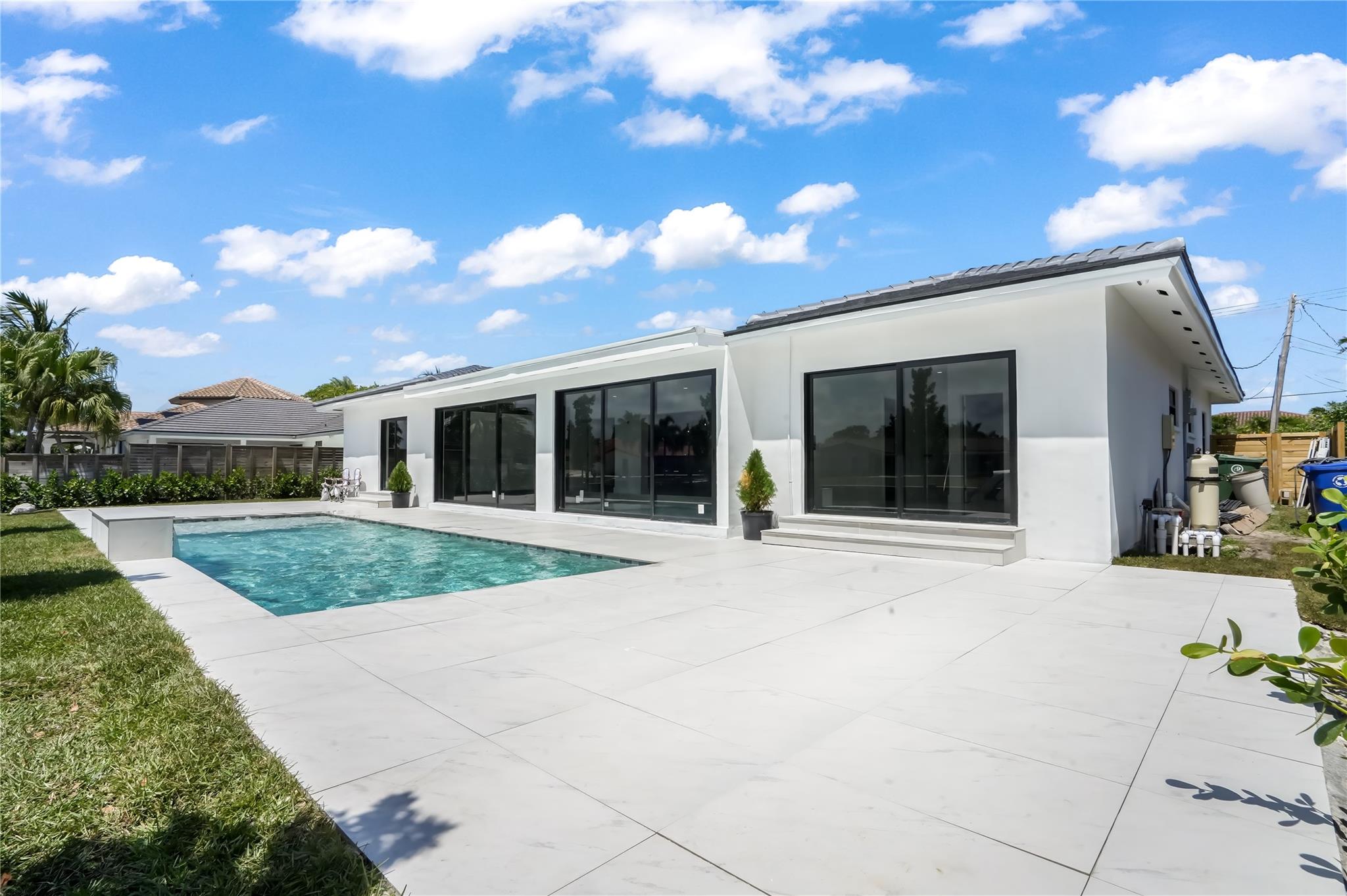 5641 Bayview Dr Fort Lauderdale, FL 33308