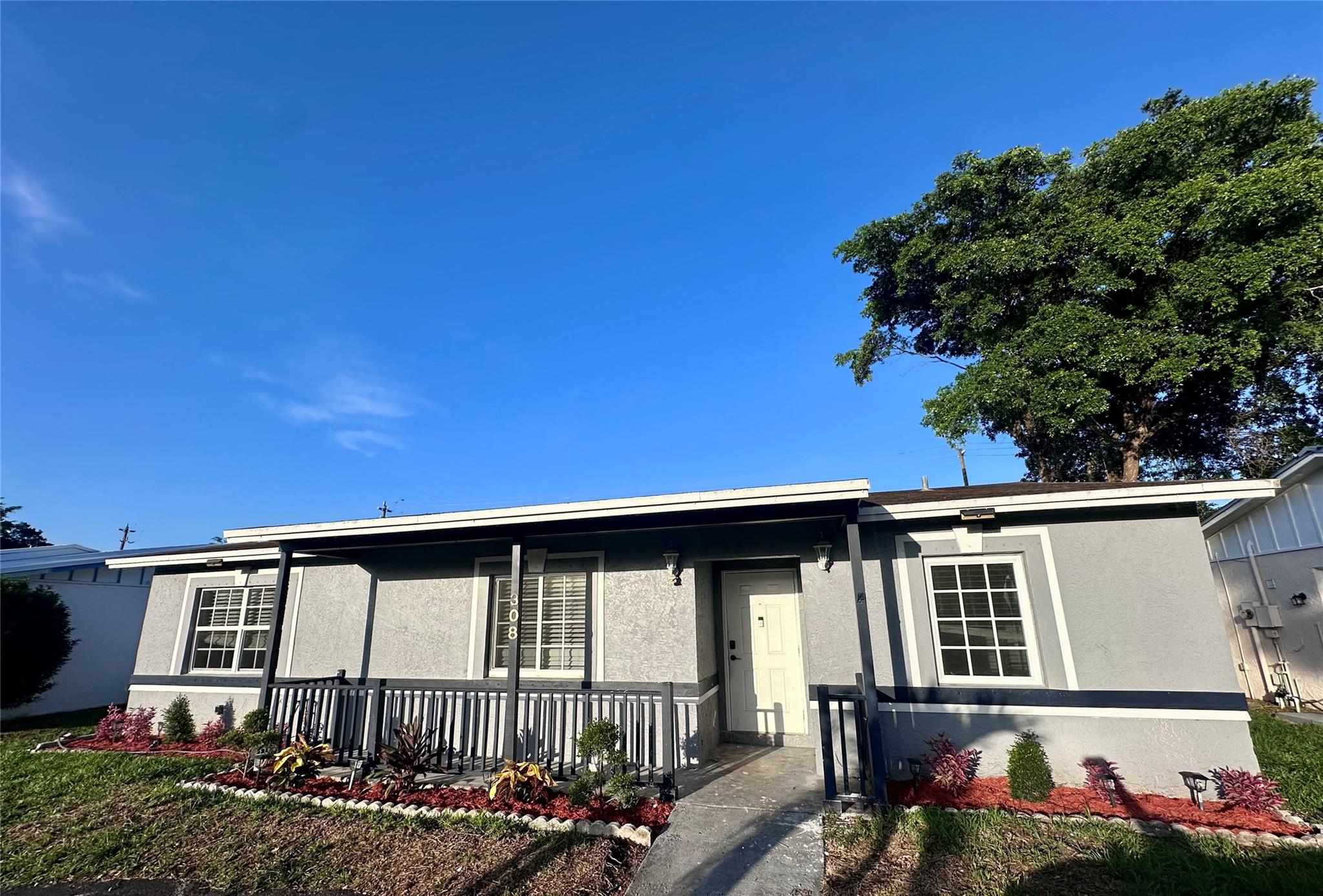 308 SW 76th Ter