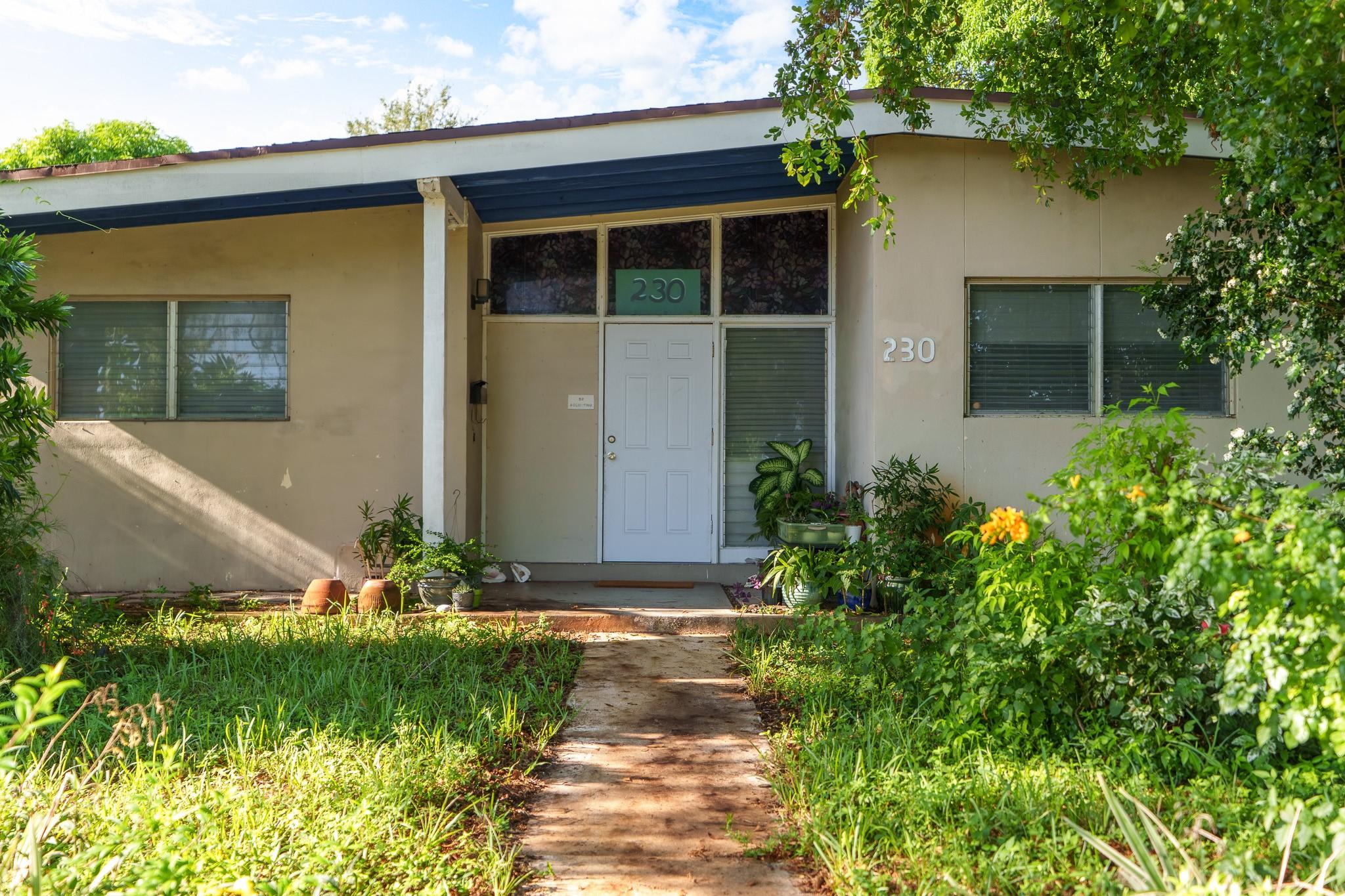 230 NE 42nd Ct