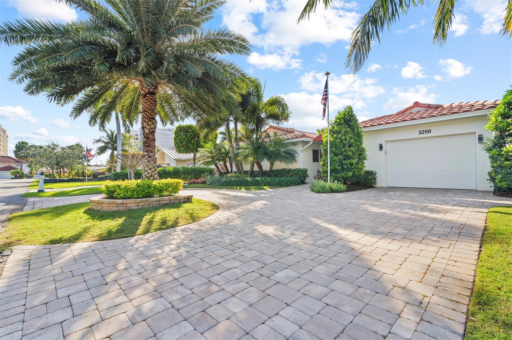 3250 Spanish Riv Pompano Beach, FL 33062