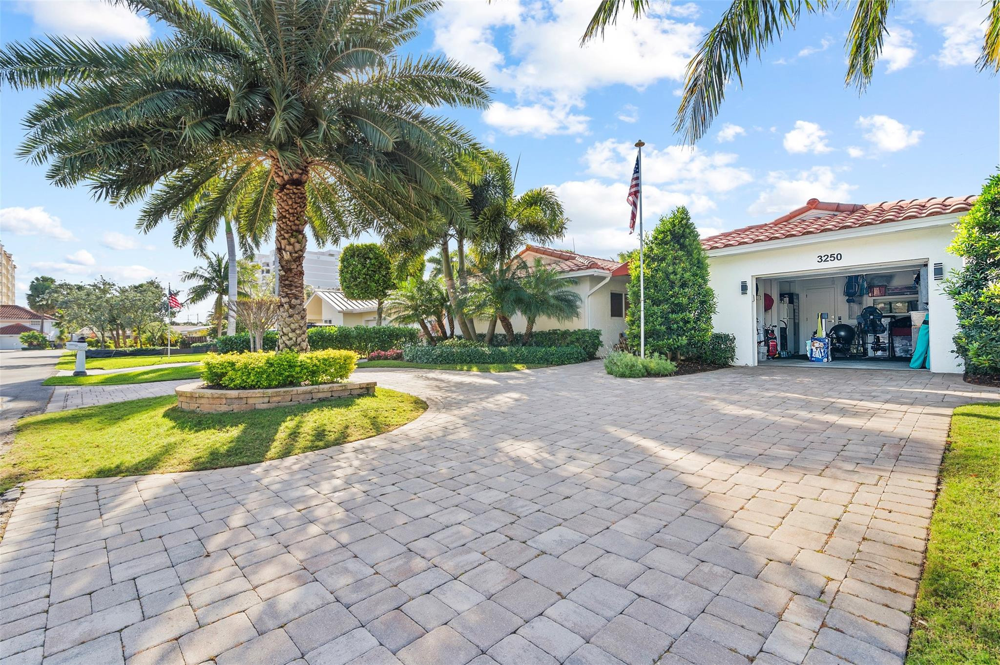 3250 Spanish Riv Pompano Beach, FL 33062