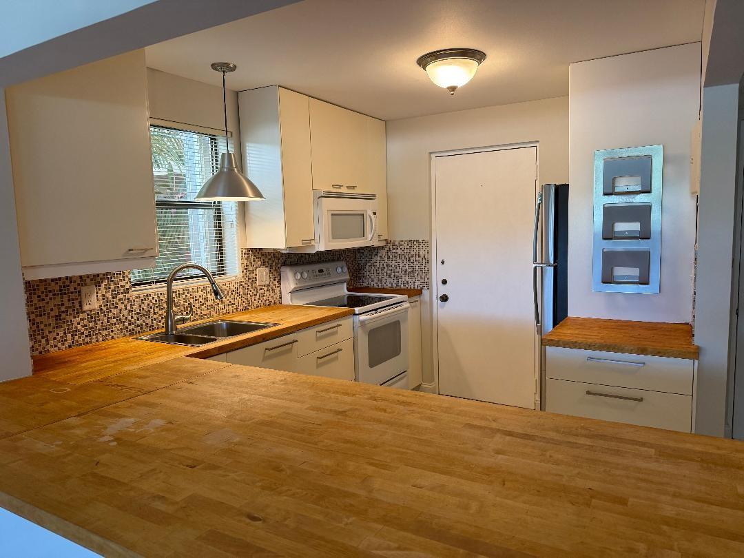 2320 S Cypress Bnd Dr #104