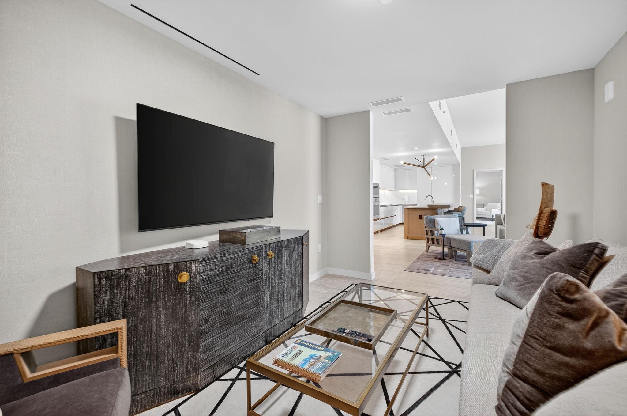 525 N Fort Lauderdale Bch Blvd #1102 Fort Lauderdale, FL 33304