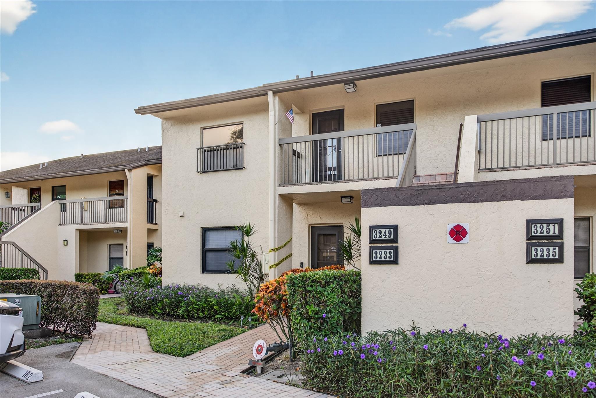 3249 Carambola Cir #3249