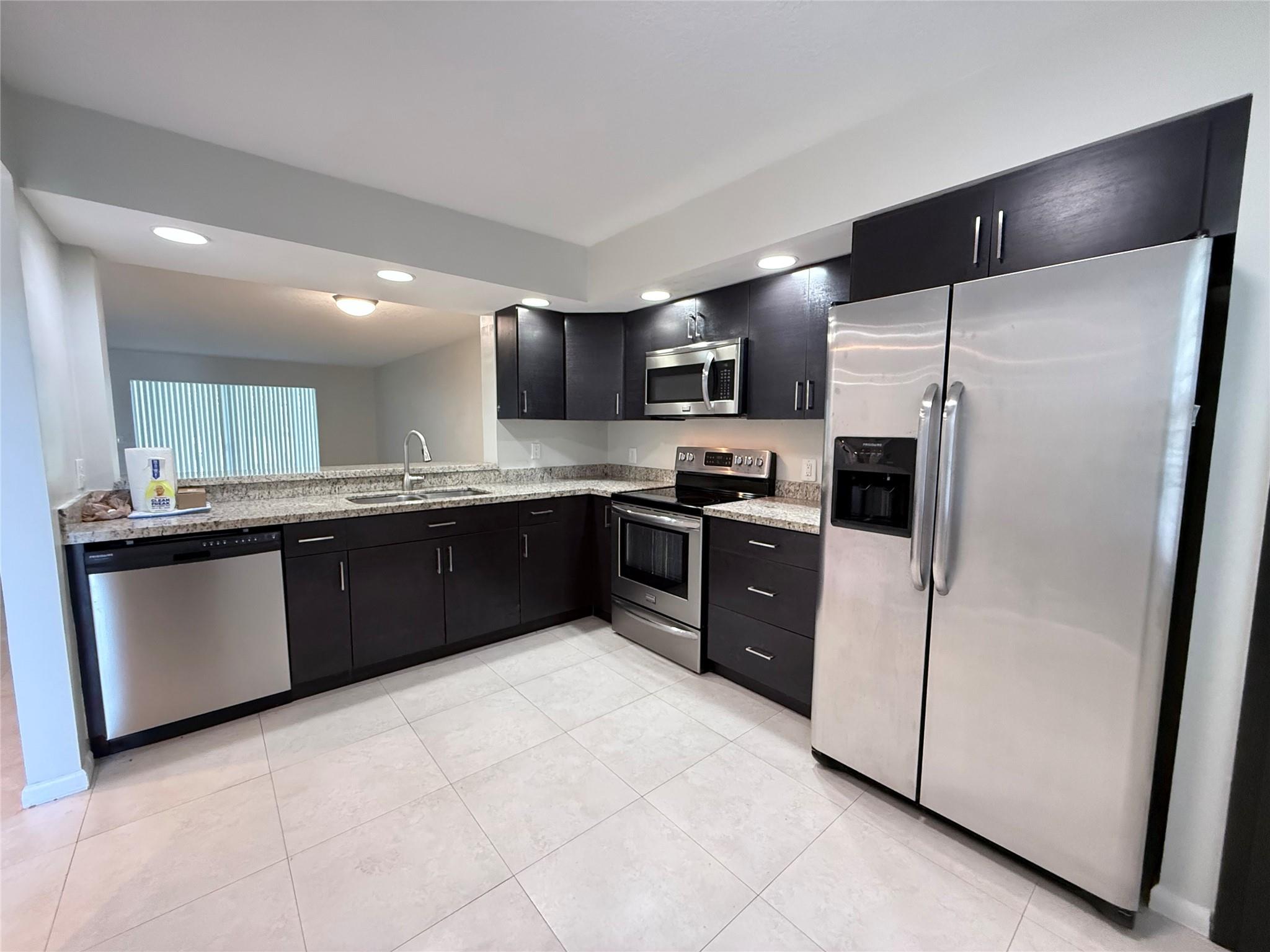 1201 SW 128th Ter #104 E