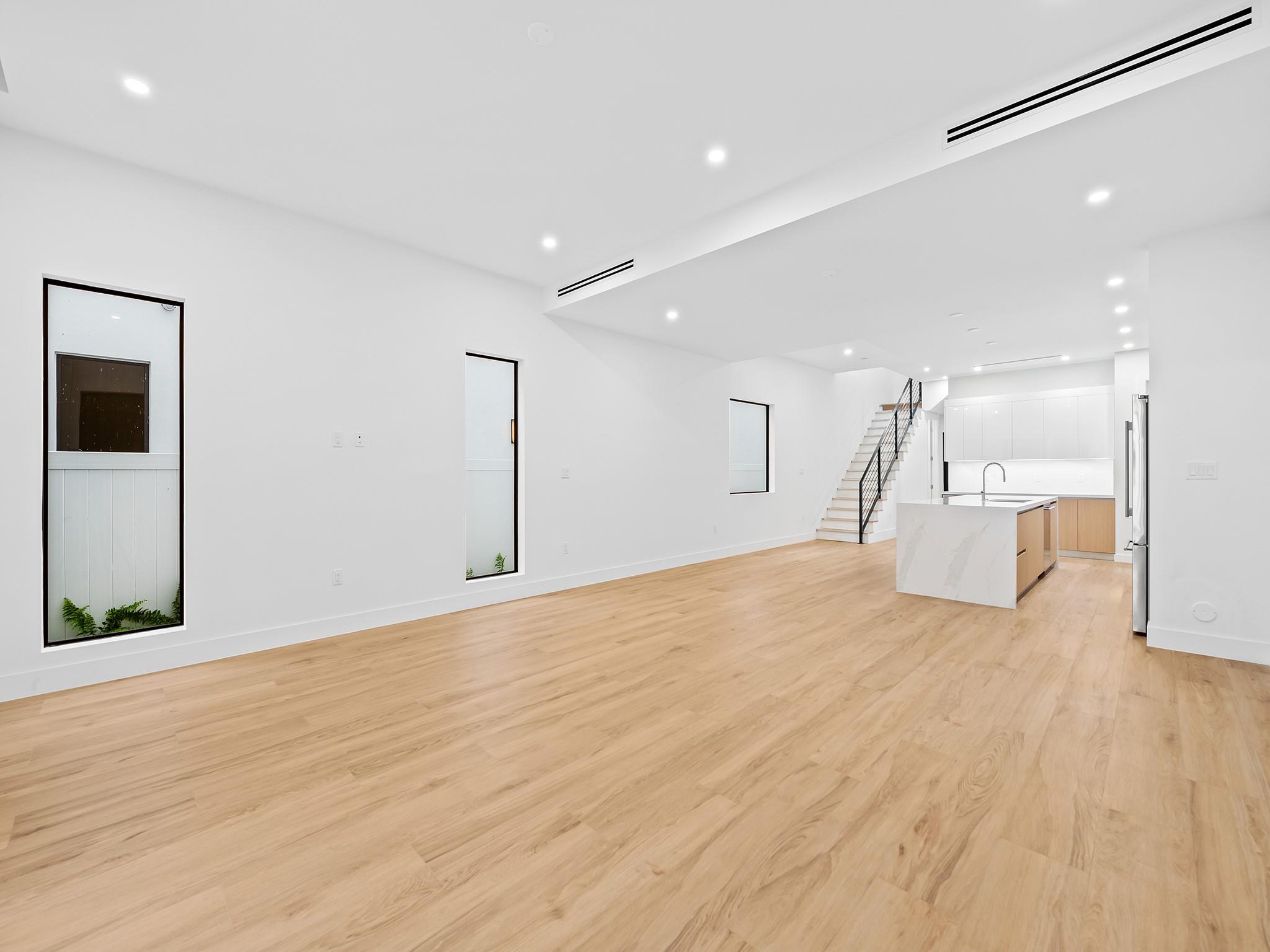 812 SE 12th St #812 Fort Lauderdale, FL 33316