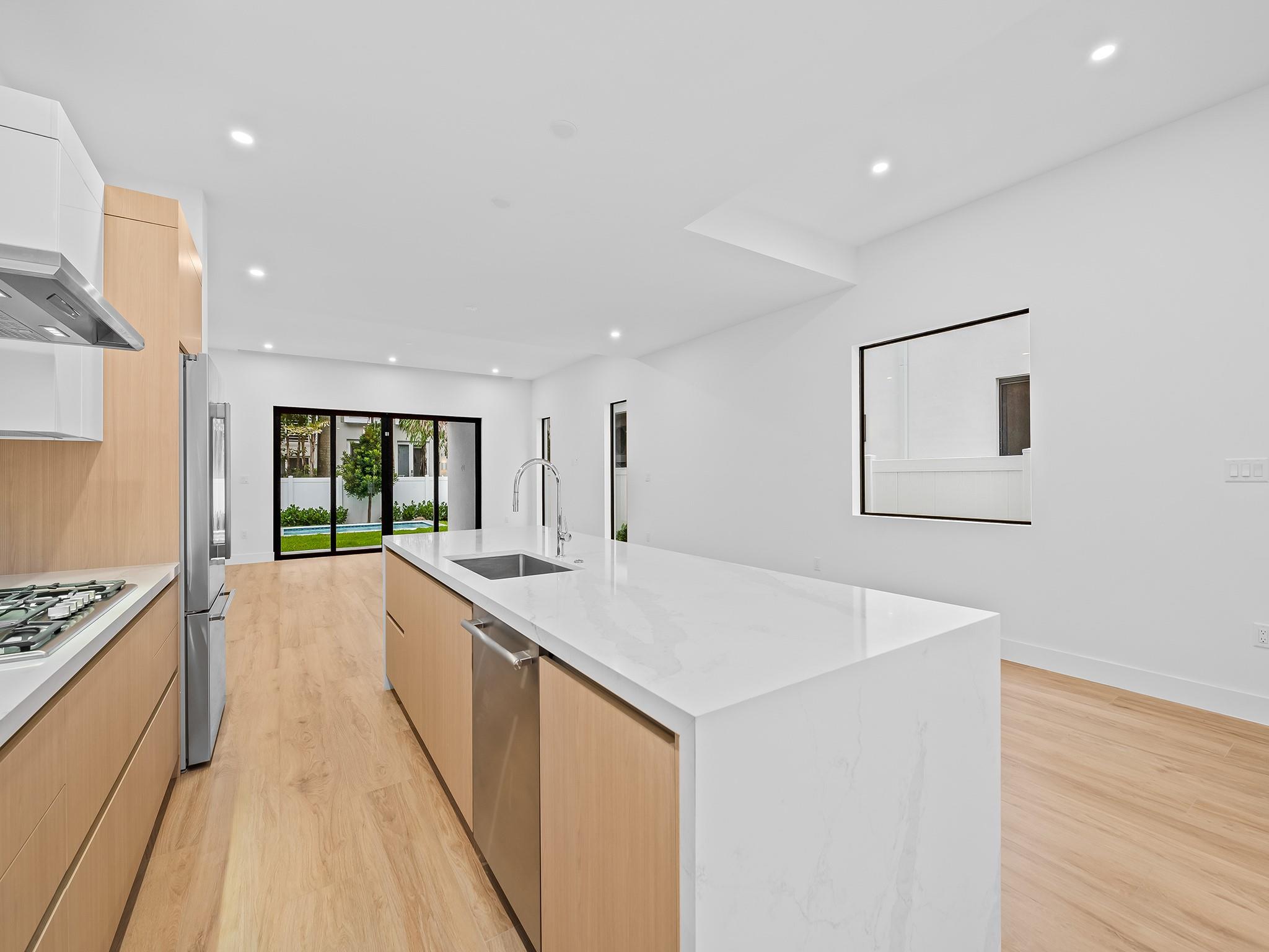 812 SE 12th St #812 Fort Lauderdale, FL 33316