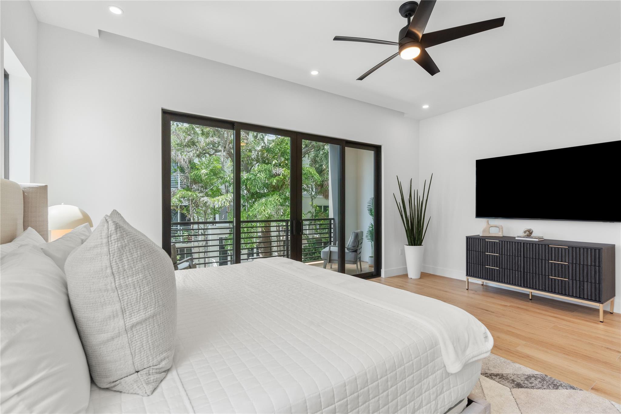 812 SE 12th St #812 Fort Lauderdale, FL 33316