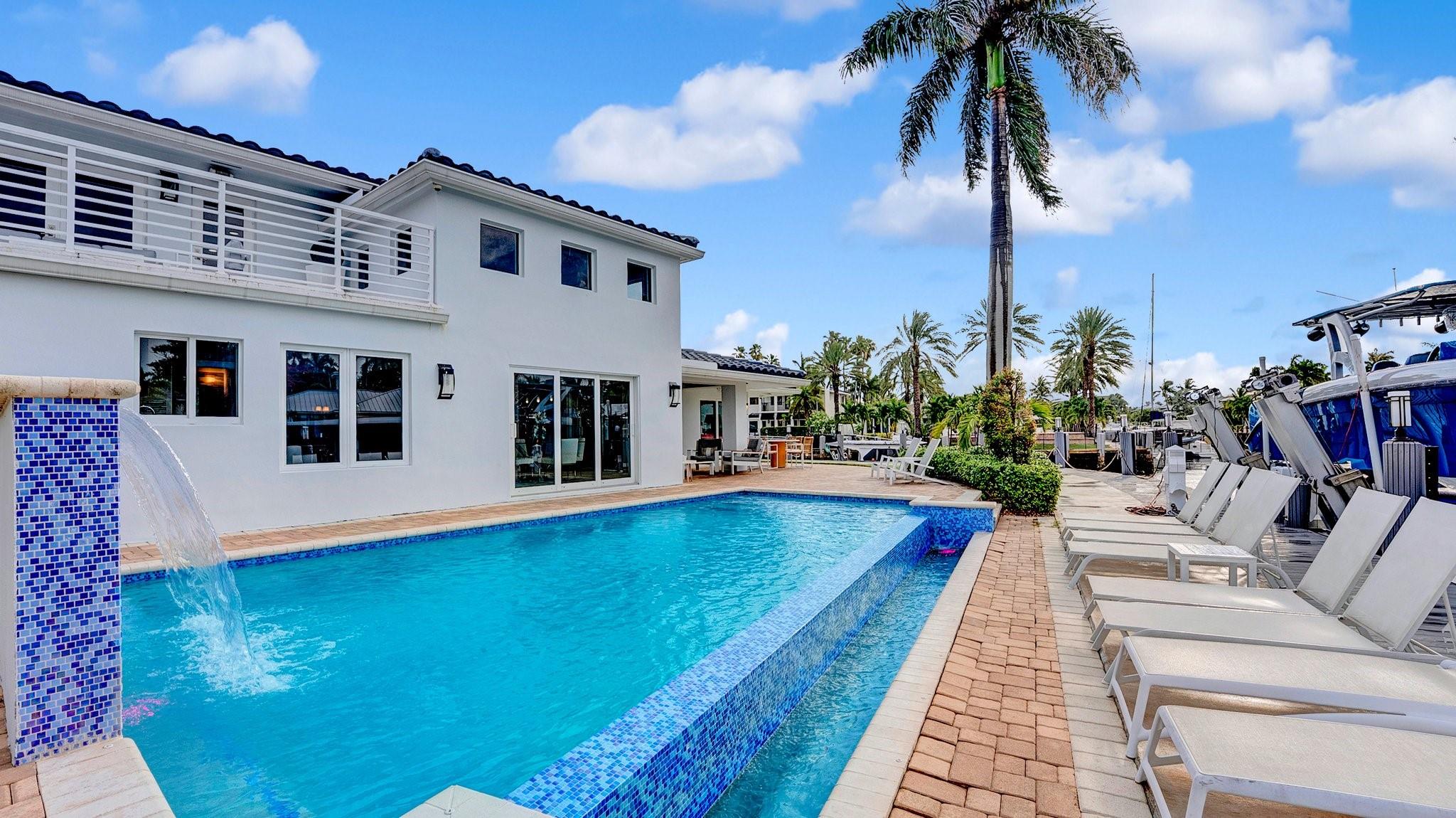 2593 SE 9th St Pompano Beach, FL 33062