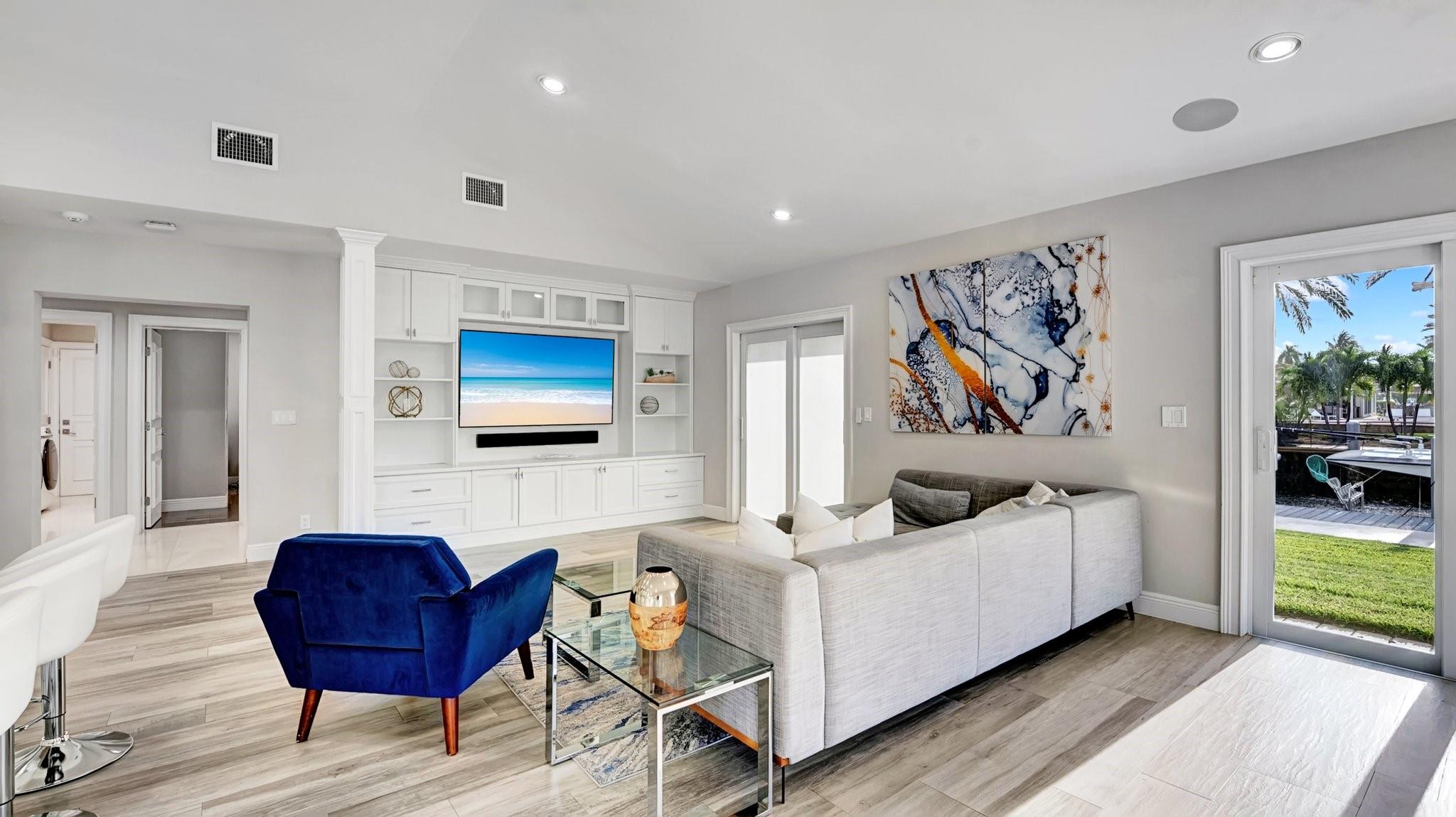 2593 SE 9th St Pompano Beach, FL 33062