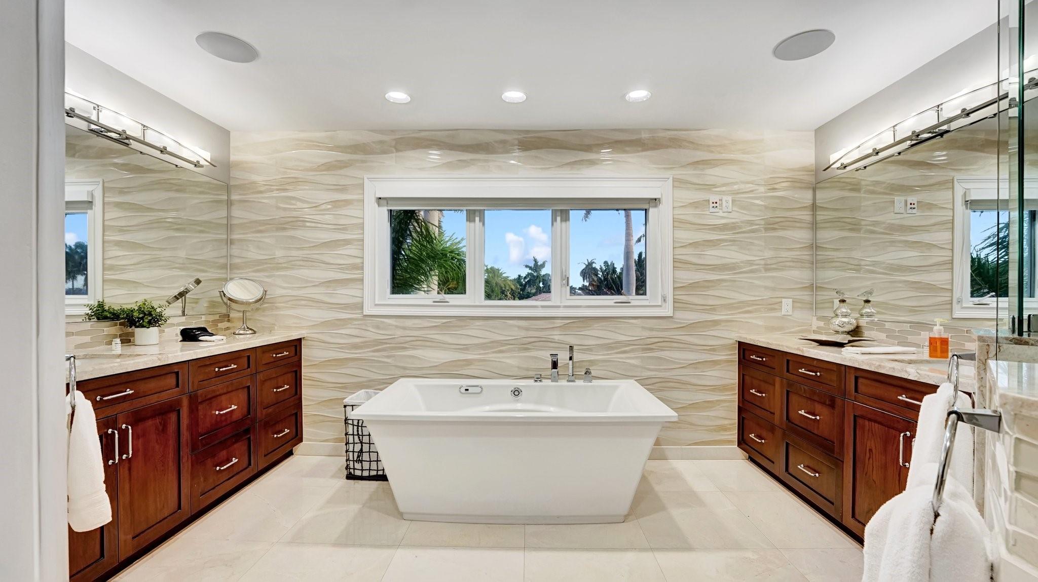 2593 SE 9th St Pompano Beach, FL 33062