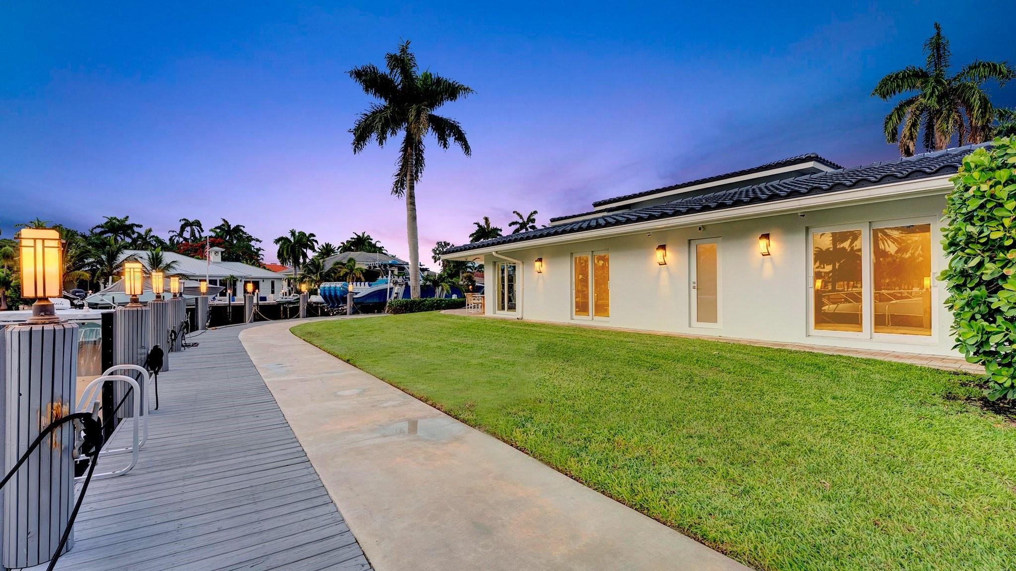 2593 SE 9th St Pompano Beach, FL 33062