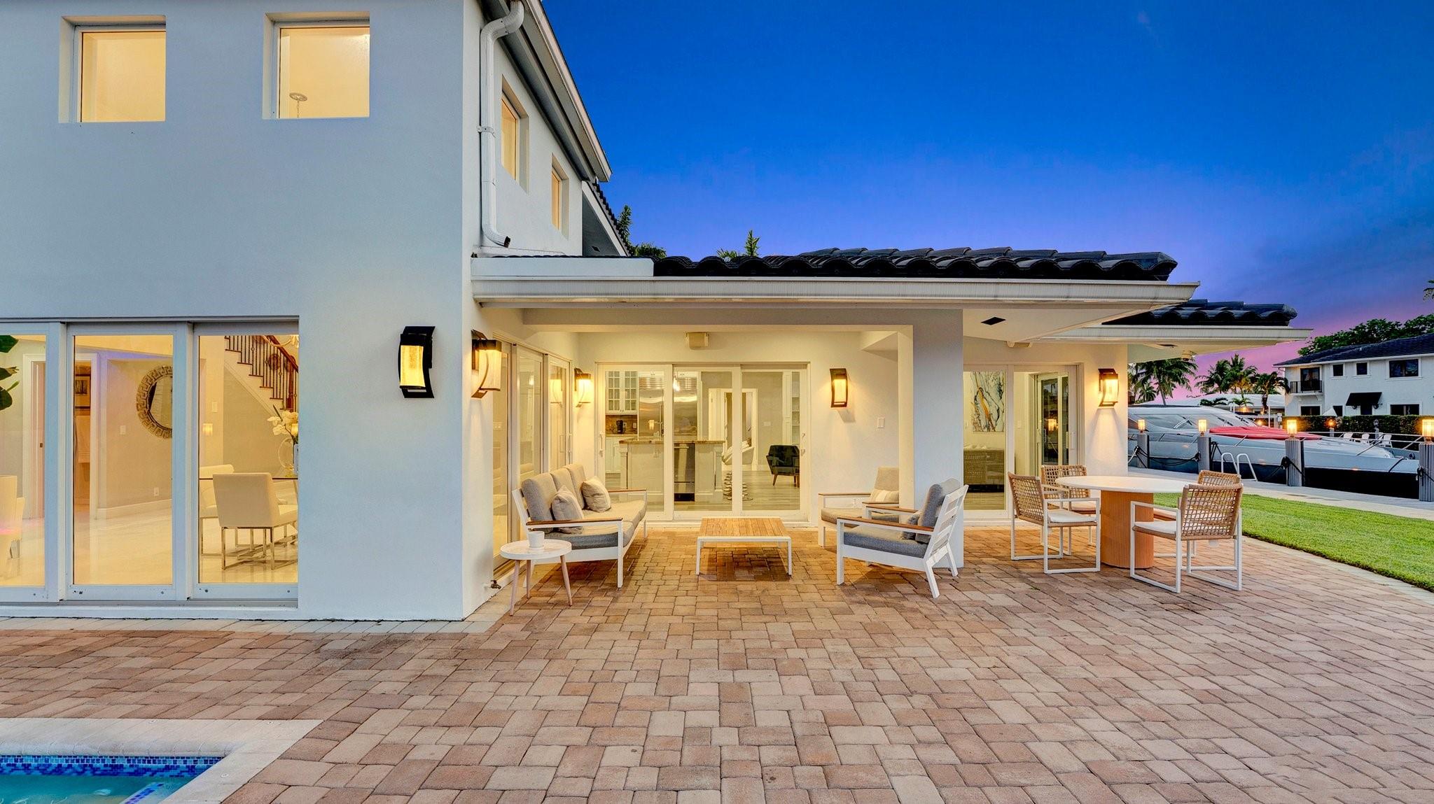 2593 SE 9th St Pompano Beach, FL 33062