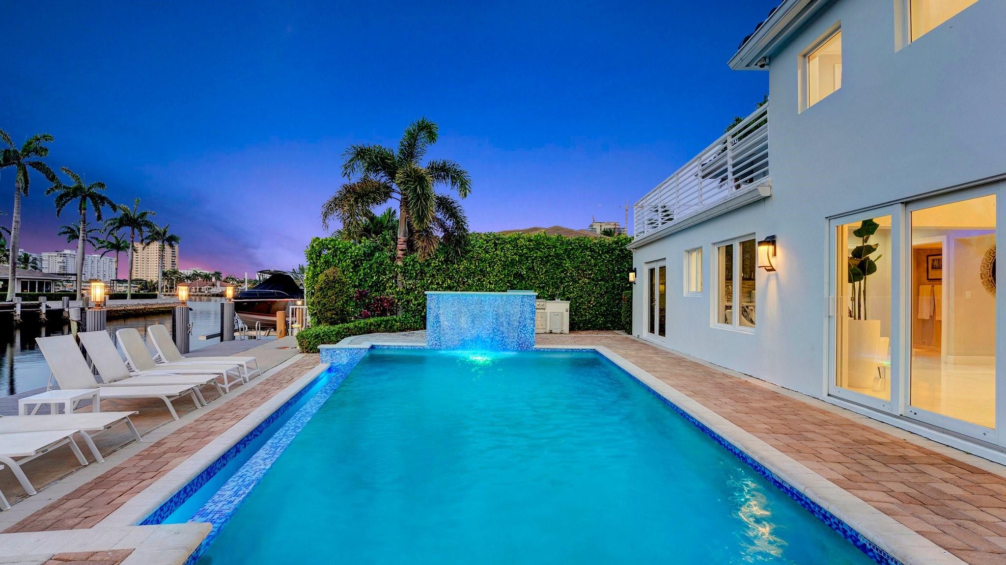 2593 SE 9th St Pompano Beach, FL 33062