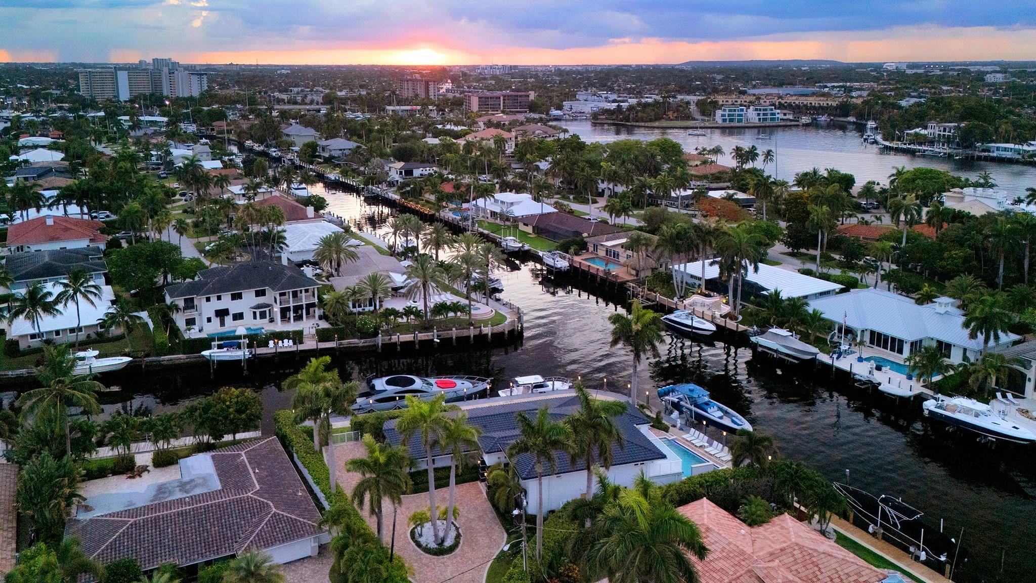 2593 SE 9th St Pompano Beach, FL 33062