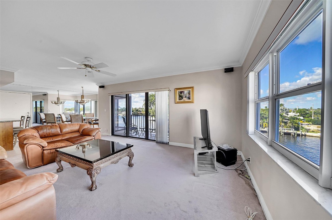 1839 Middle Riv #302 Fort Lauderdale, FL 33305