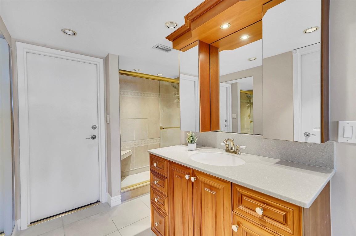 1839 Middle Riv #302 Fort Lauderdale, FL 33305