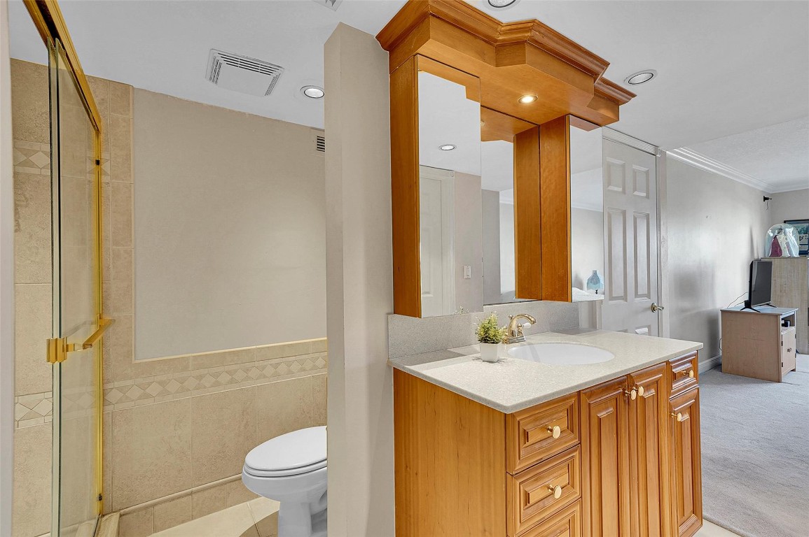 1839 Middle Riv #302 Fort Lauderdale, FL 33305