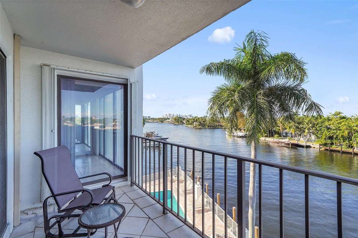 1839 Middle Riv #302 Fort Lauderdale, FL 33305