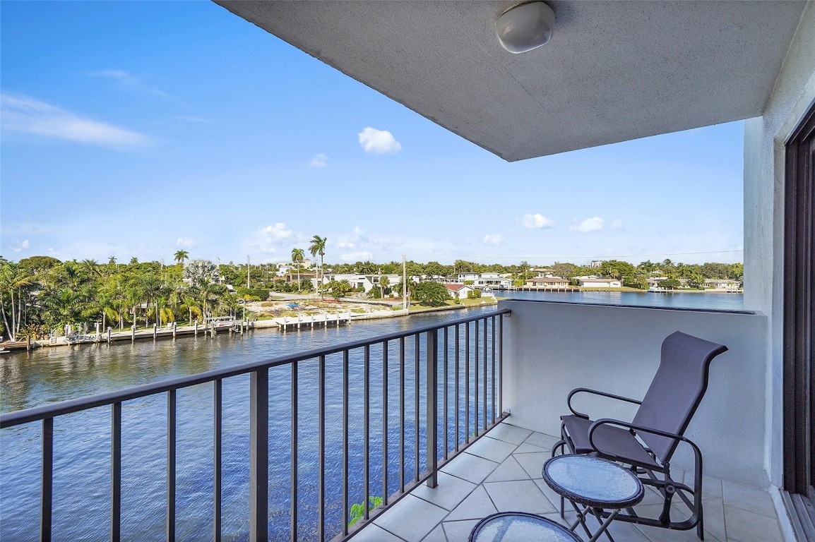 1839 Middle Riv #302 Fort Lauderdale, FL 33305
