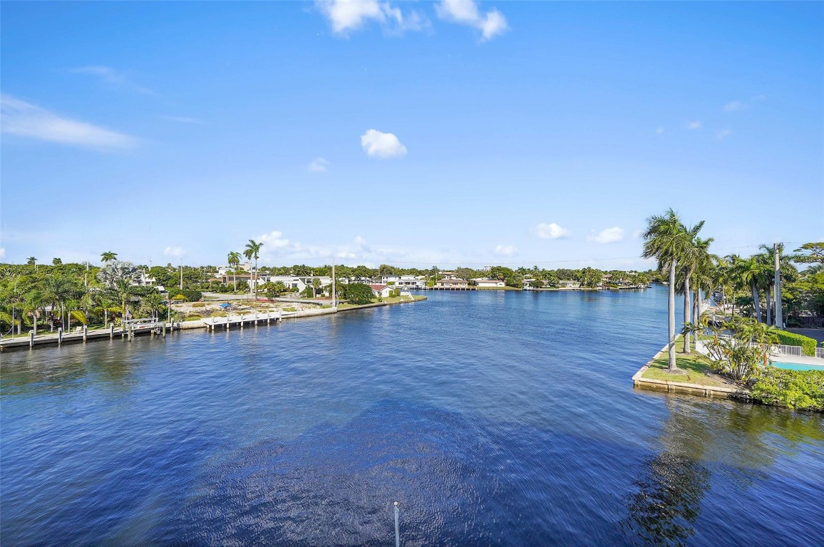 1839 Middle Riv #302 Fort Lauderdale, FL 33305