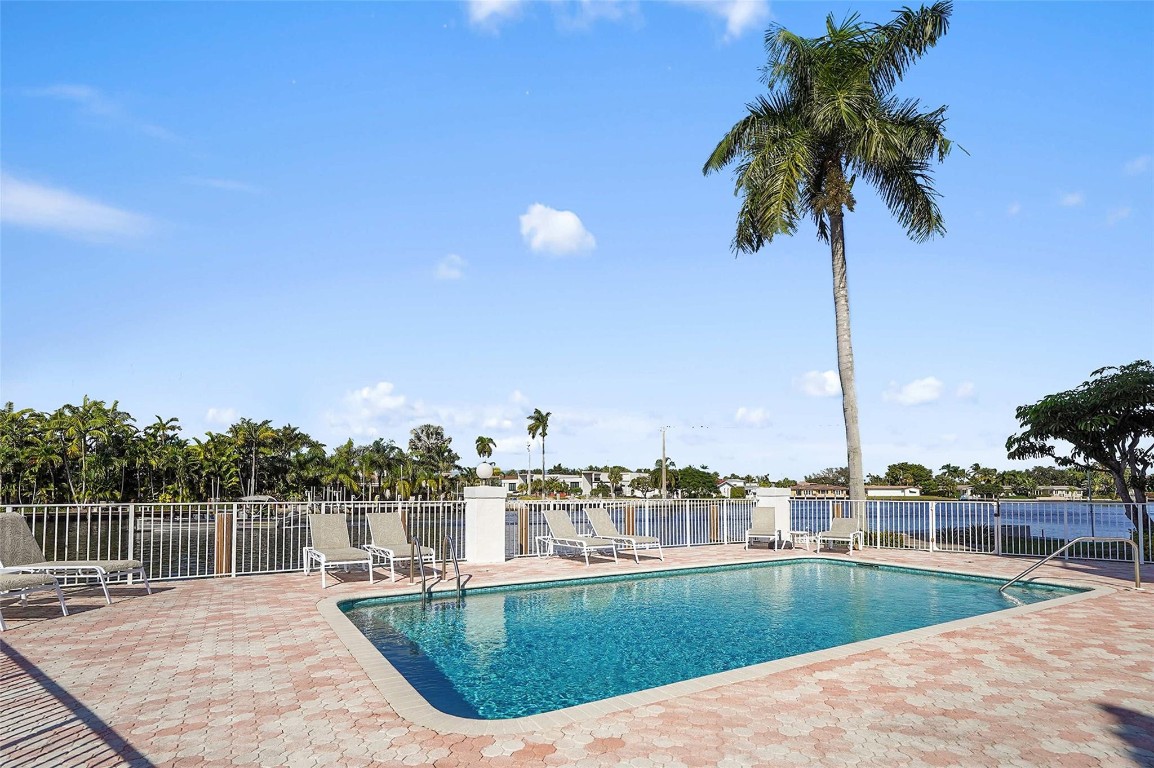 1839 Middle Riv #302 Fort Lauderdale, FL 33305