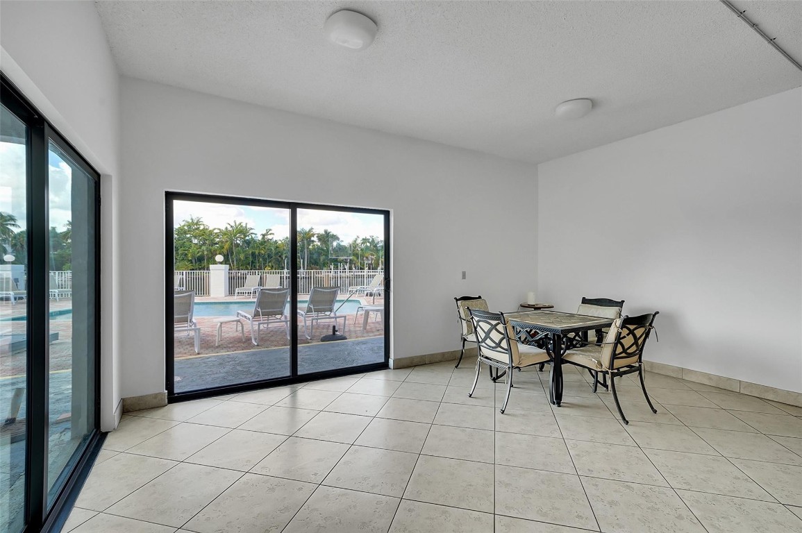 1839 Middle Riv #302 Fort Lauderdale, FL 33305