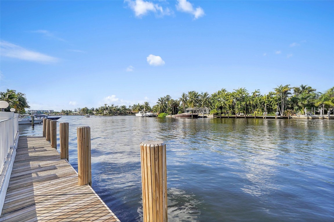 1839 Middle Riv #302 Fort Lauderdale, FL 33305