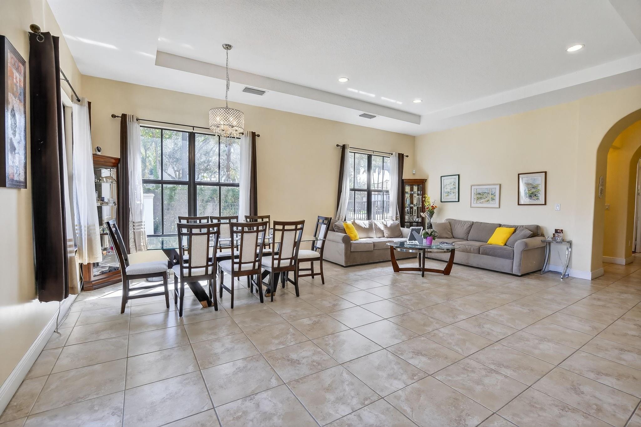 8541 NW 38th St Cooper City, FL 33024