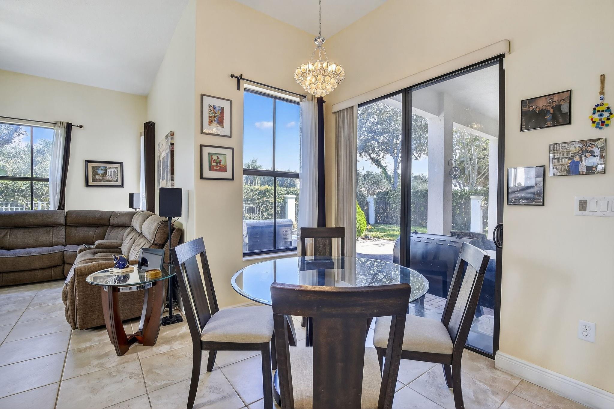 8541 NW 38th St Cooper City, FL 33024