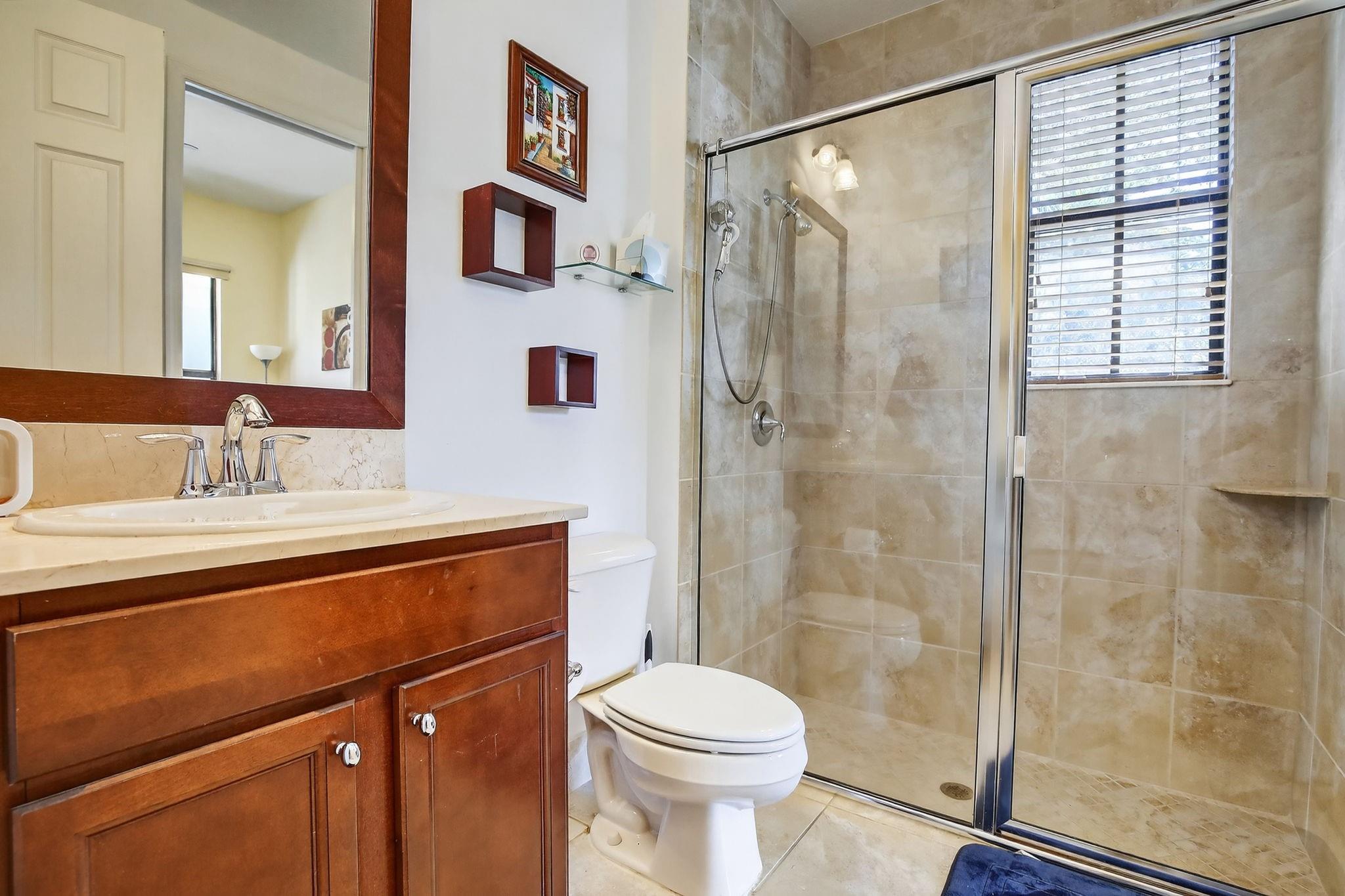 8541 NW 38th St Cooper City, FL 33024