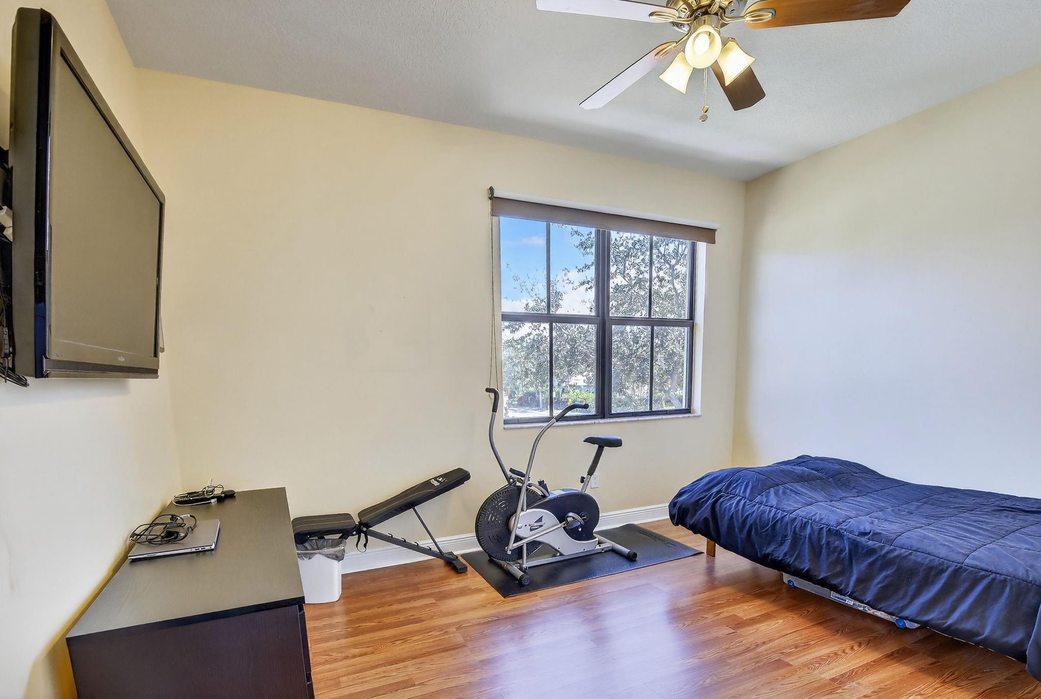 8541 NW 38th St Cooper City, FL 33024