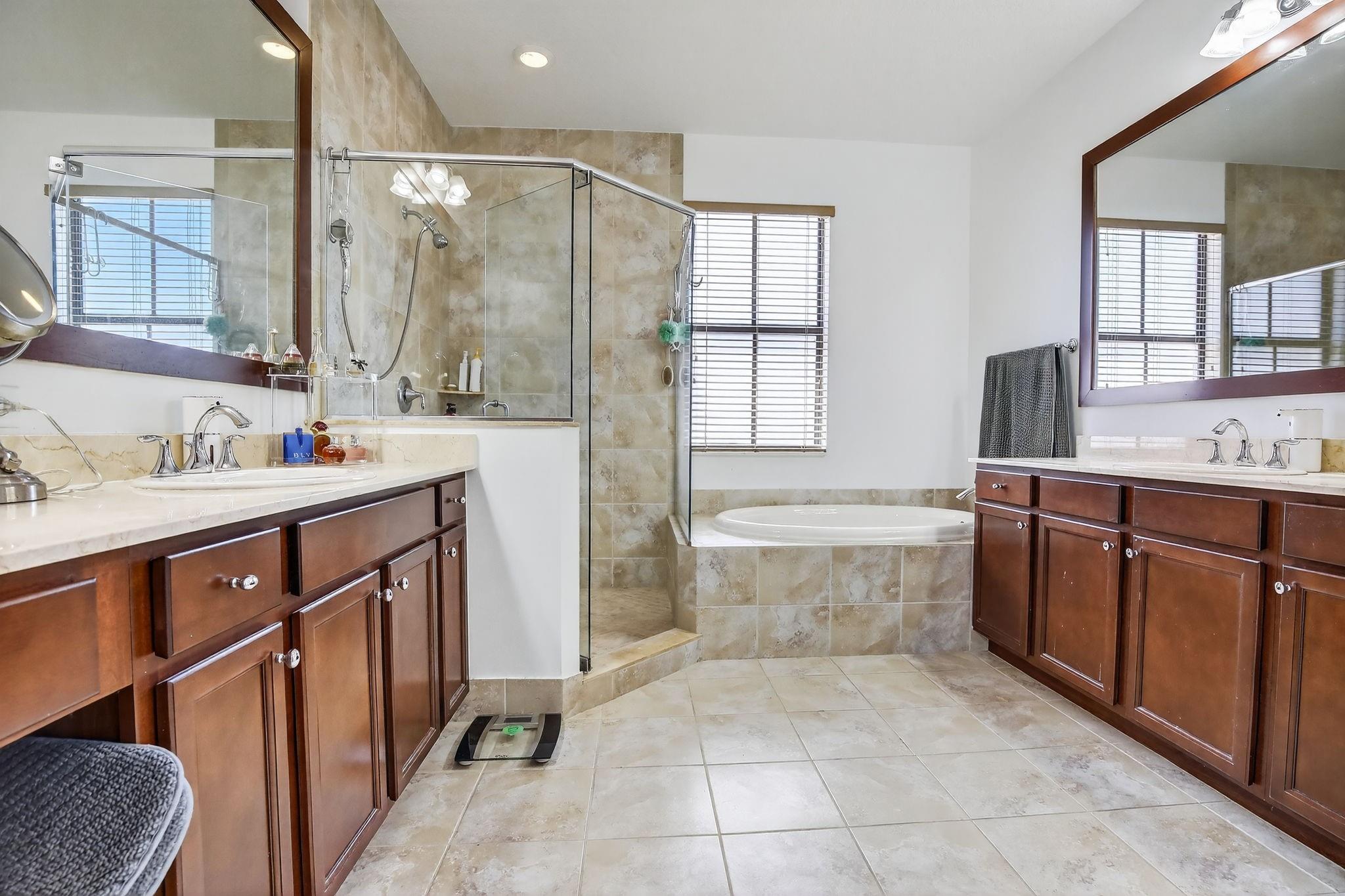 8541 NW 38th St Cooper City, FL 33024