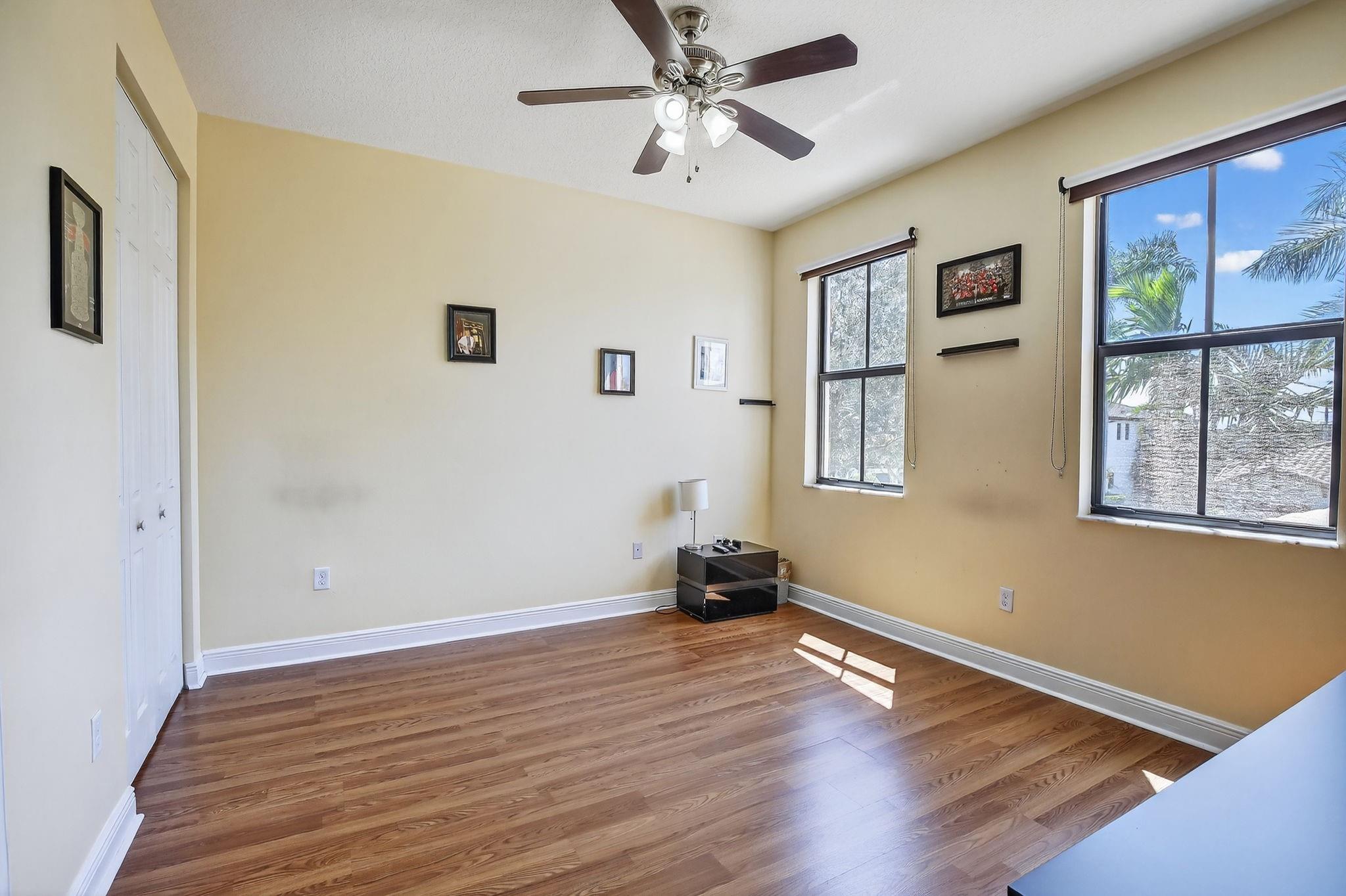 8541 NW 38th St Cooper City, FL 33024