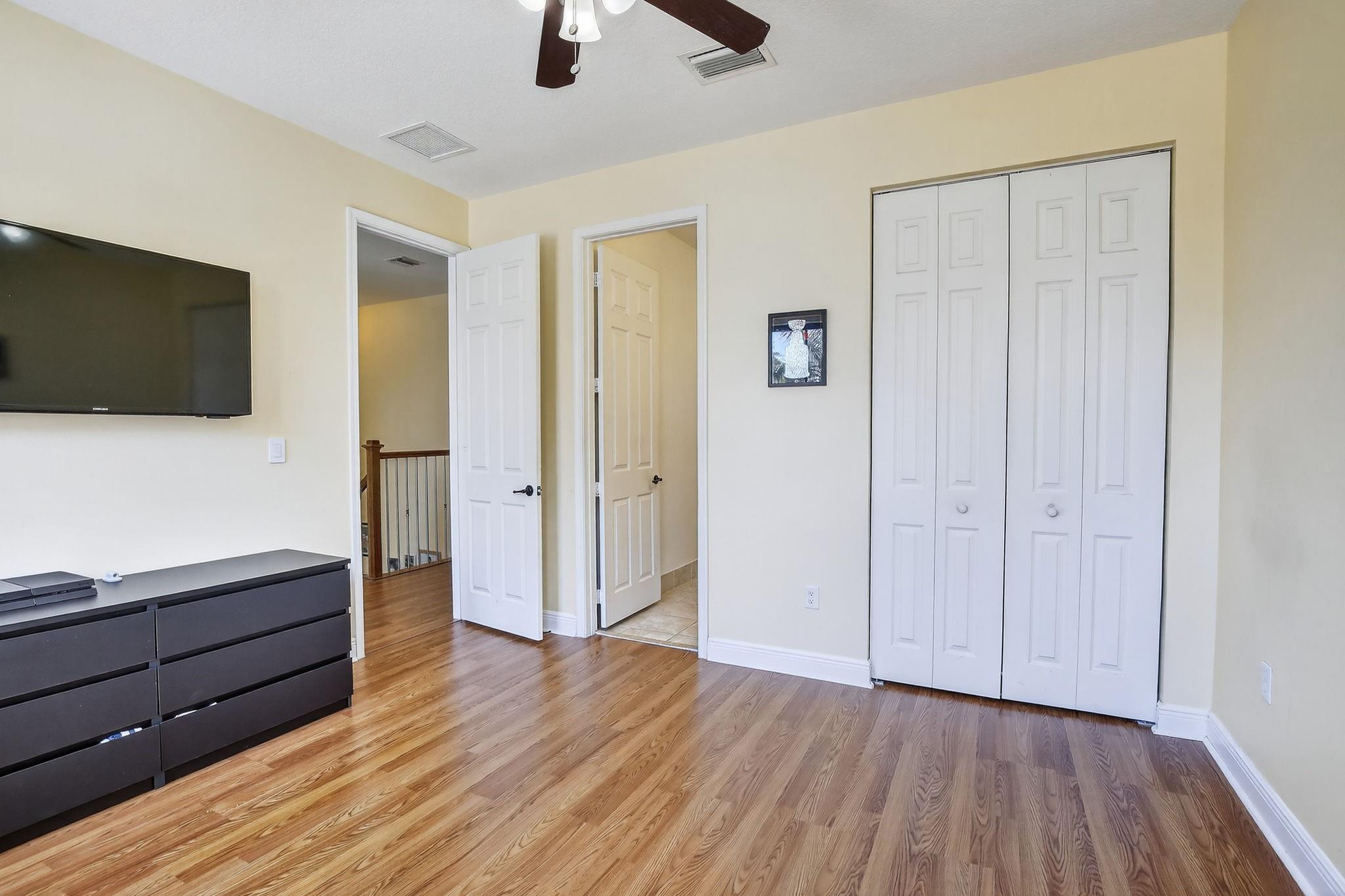 8541 NW 38th St Cooper City, FL 33024