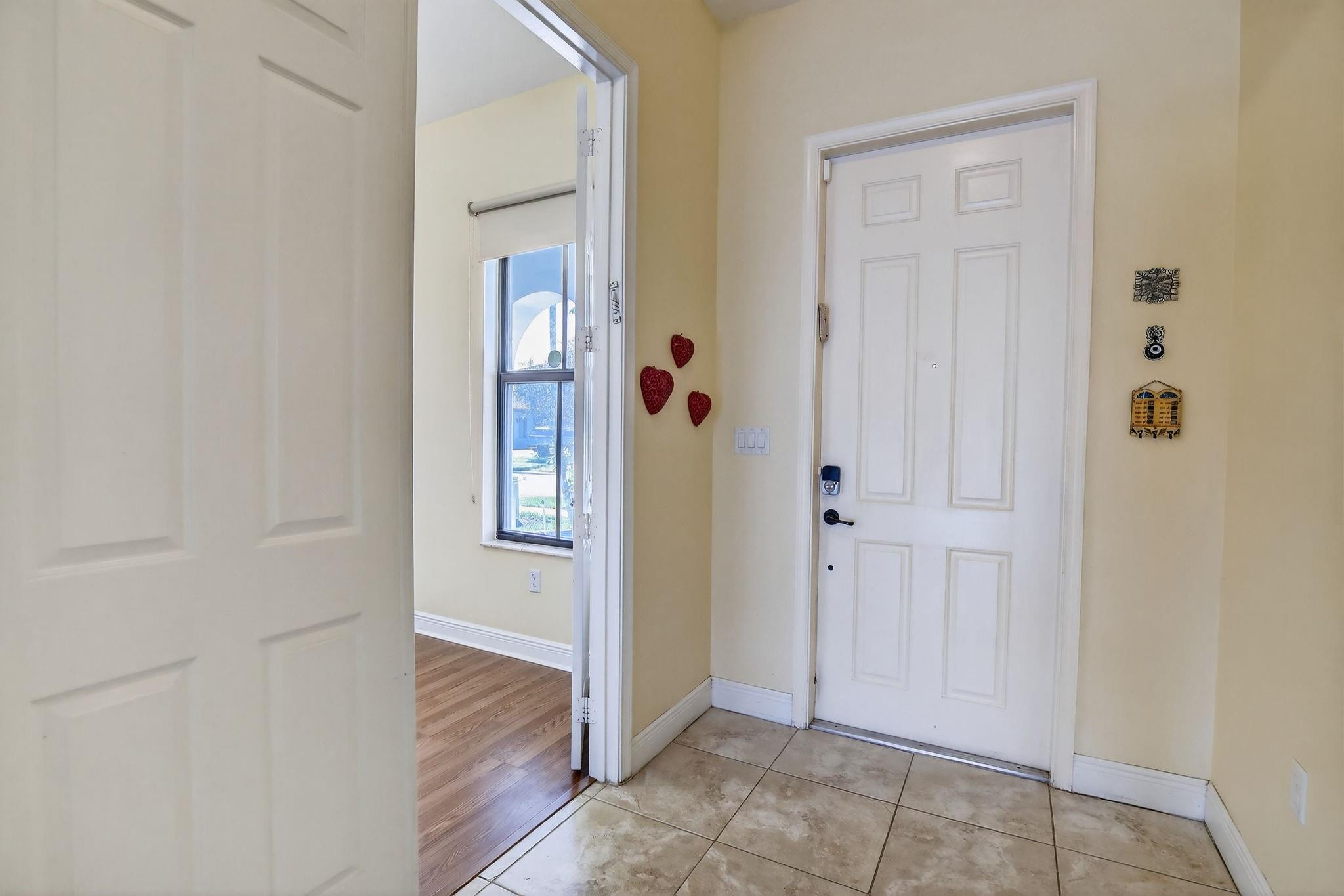 8541 NW 38th St Cooper City, FL 33024